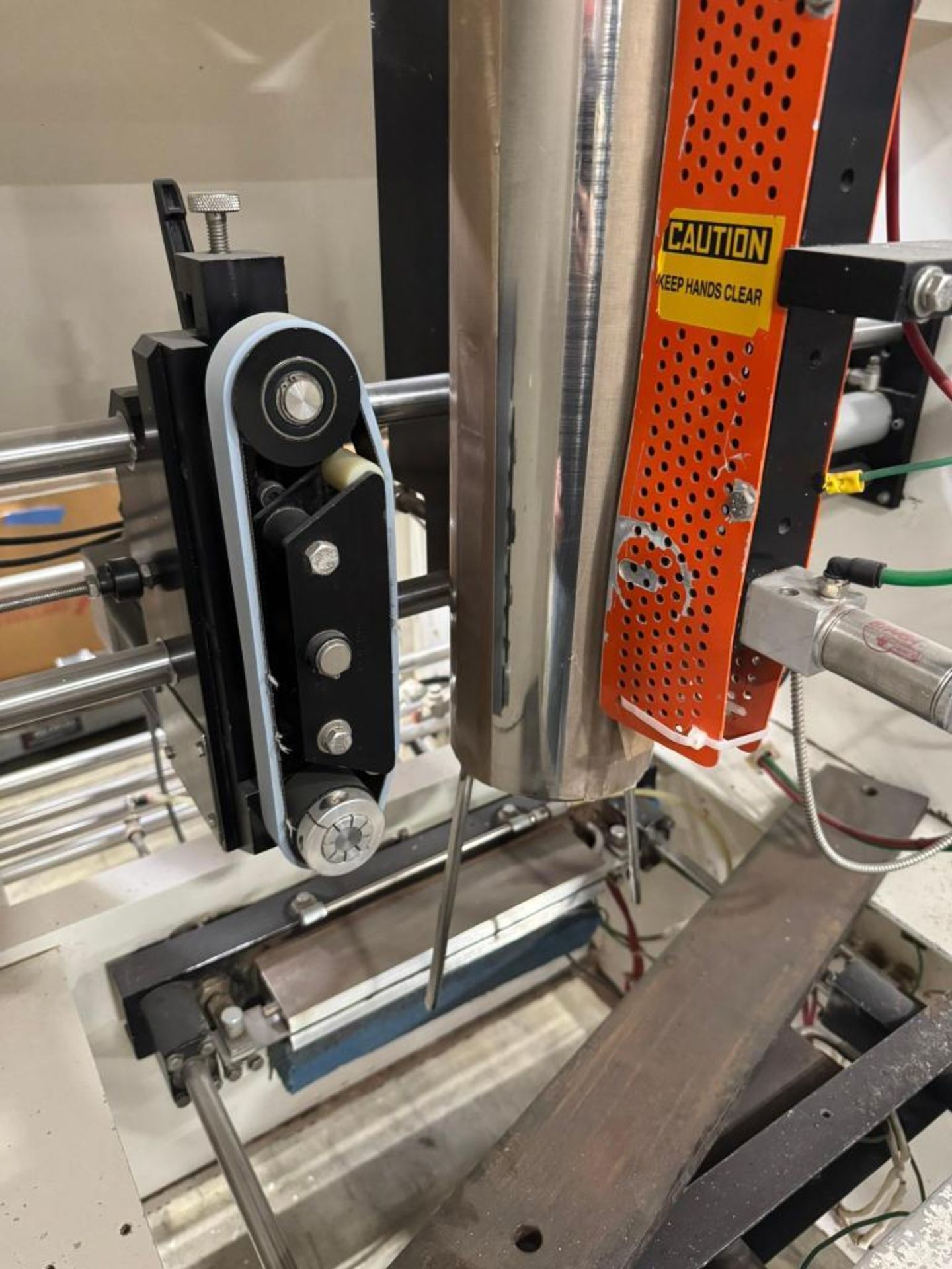 Mable Form Hopper KeyPak Vertical Form Fill and Seal Machine. With Mateer Filler, Hopper ...