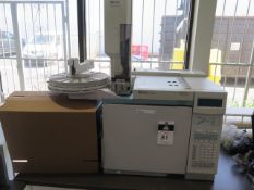 Hewlett Packard HP6890 Series GC System Plus+ Gas Chromatograph w/ Sampler (SOLD AS-IS - NO WARRANTY