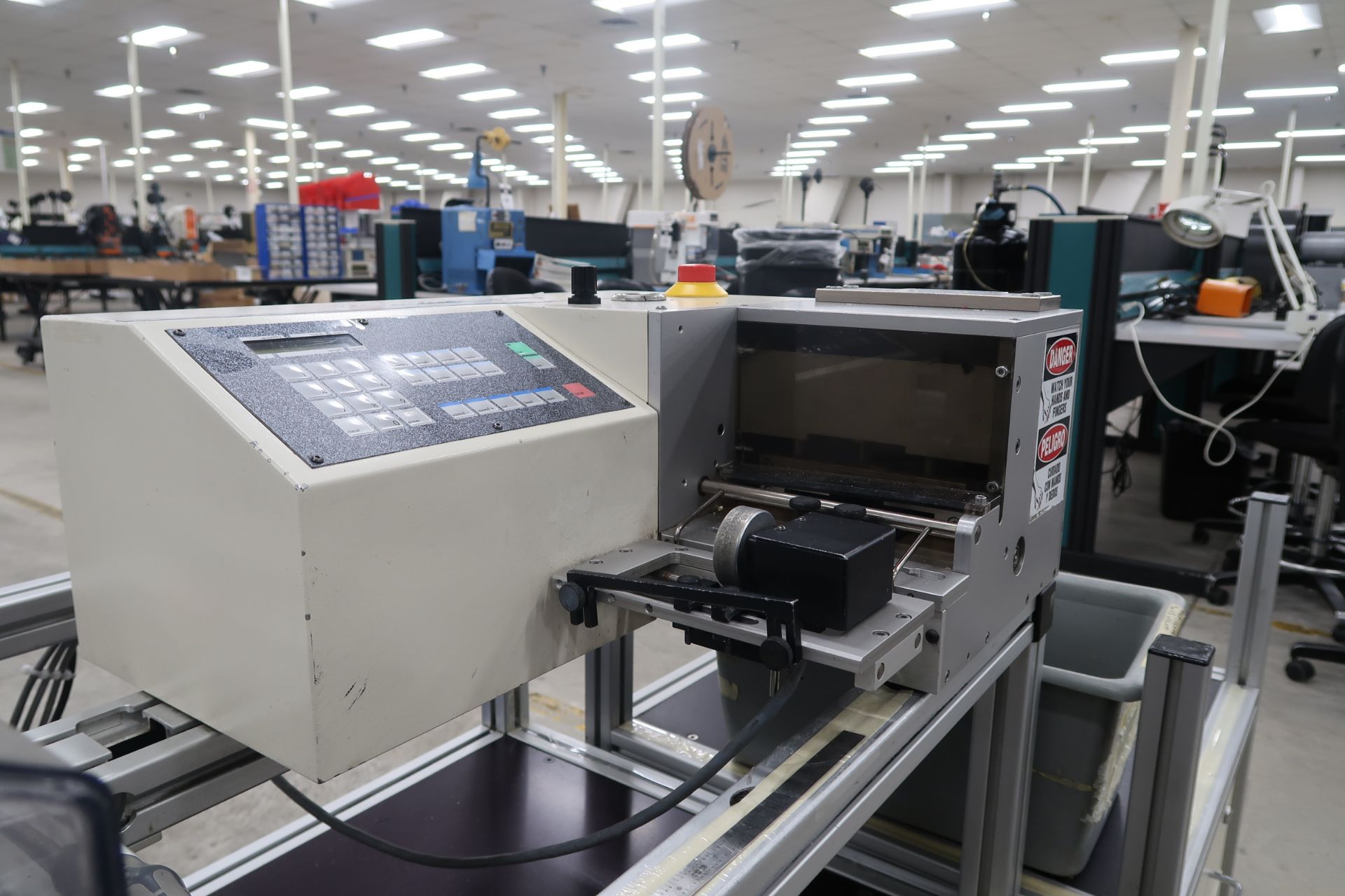 Schleuiger Universal Automatic Cutter Mod. OC3950 Schleuiger Jacket striping Machine Mod. 8300 - Image 5 of 26
