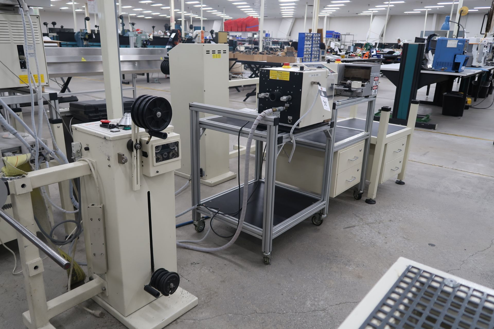 Schleuiger Universal Automatic Cutter Mod. OC3950 Schleuiger Jacket striping Machine Mod. 8300 - Image 3 of 26