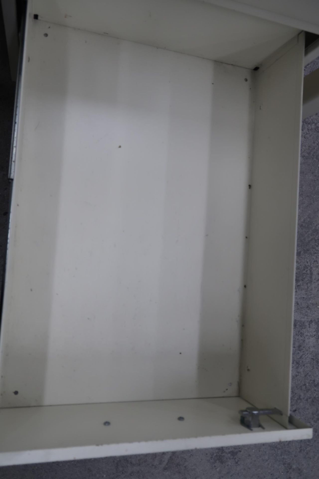 Schleuiger Universal Automatic Cutter Mod. OC3950 Schleuiger Jacket striping Machine Mod. 8300 - Image 23 of 26