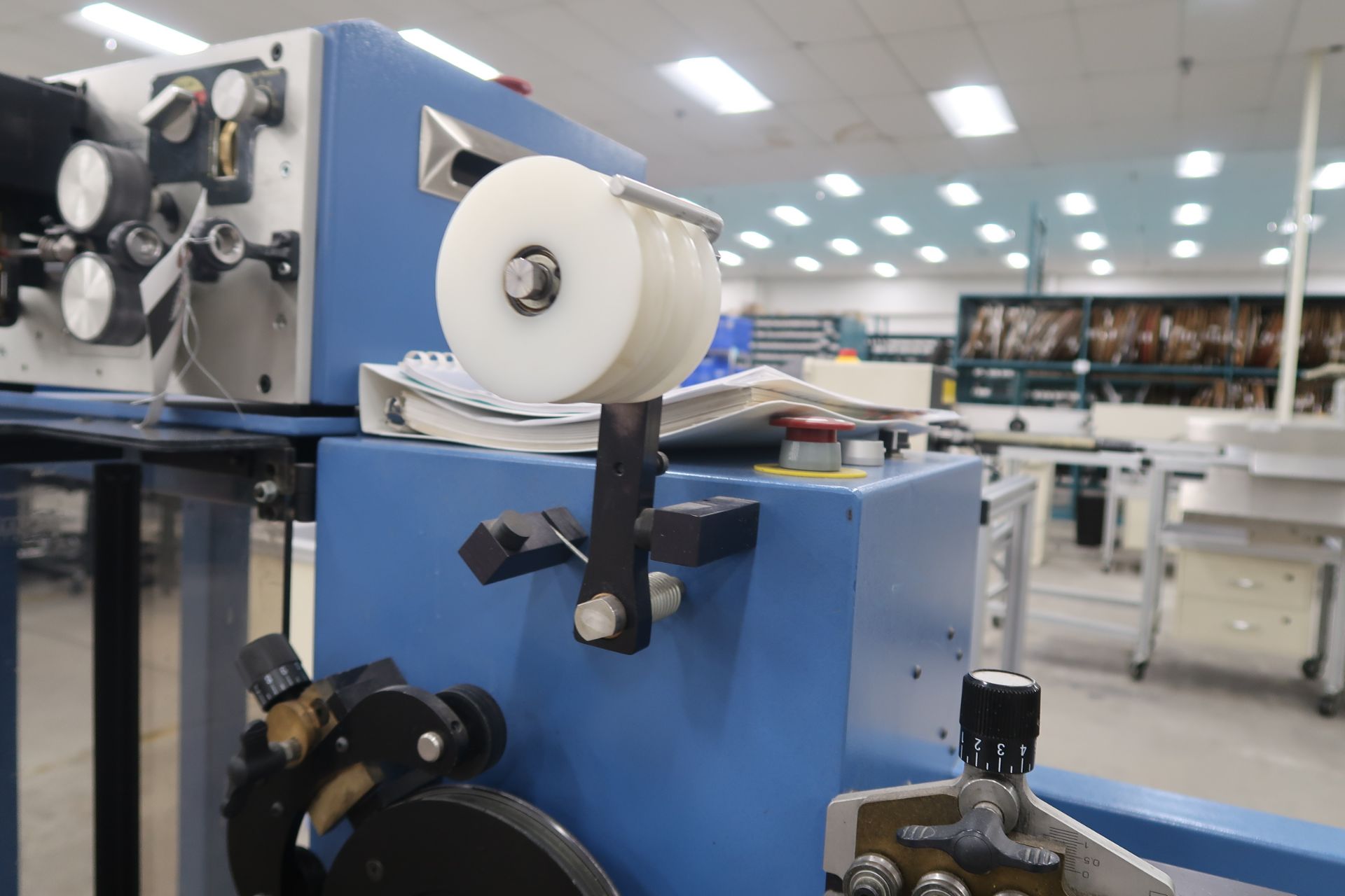 Komax 34 Wire Cut and Strip Machine S/s/n 31084 Komax 125R Feeder (SOLD AS-IS - NO WARRANTY) - Image 12 of 13