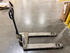 DESCRIPTION CROWN 2 TON CAPACITY PALLET JACK. BRAND/MODEL: CROWN LOCATION D2 Quantity 1