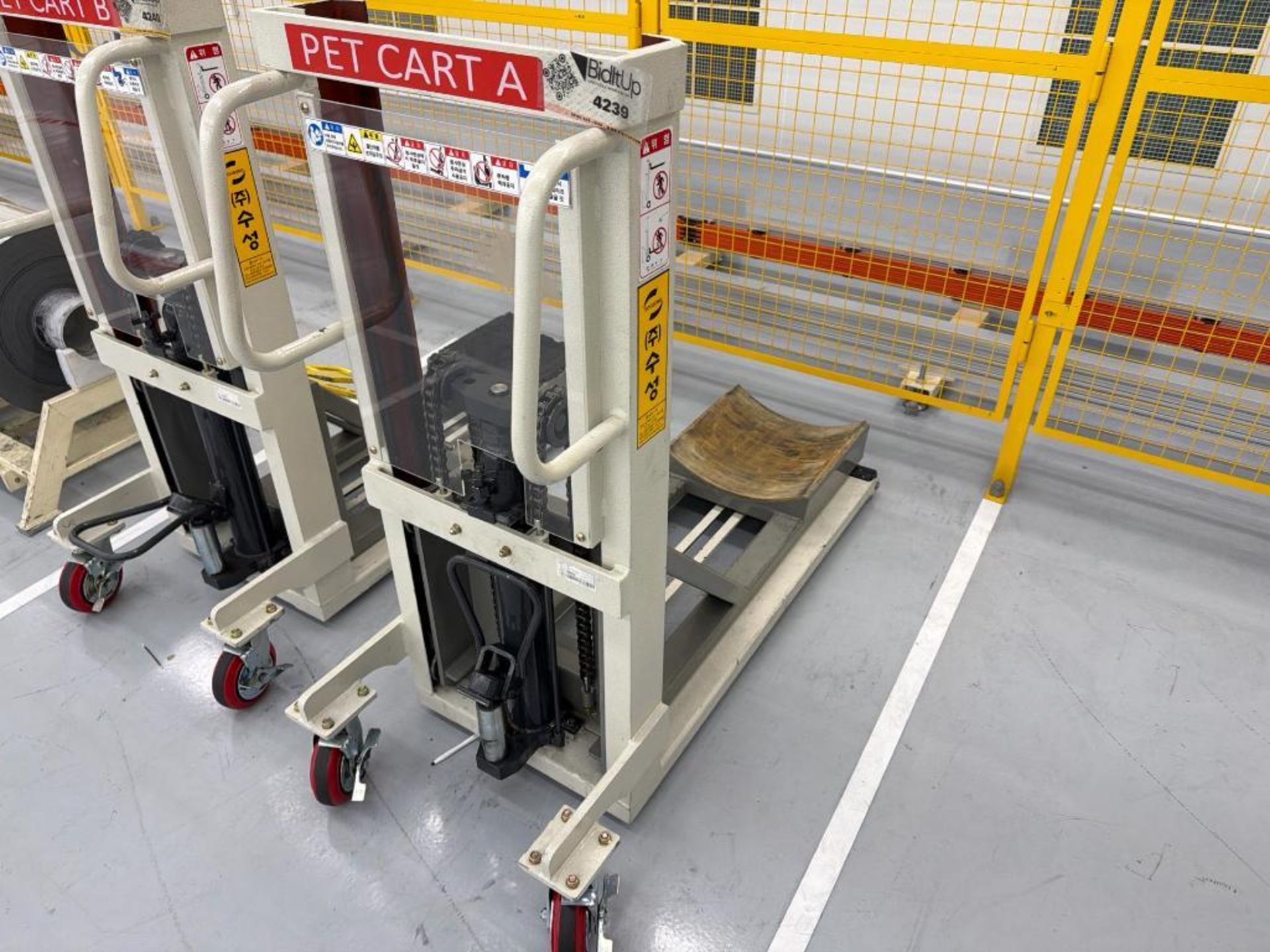 SOOSUNG Pallet Lift Cart/ Loader - Image 2 of 12