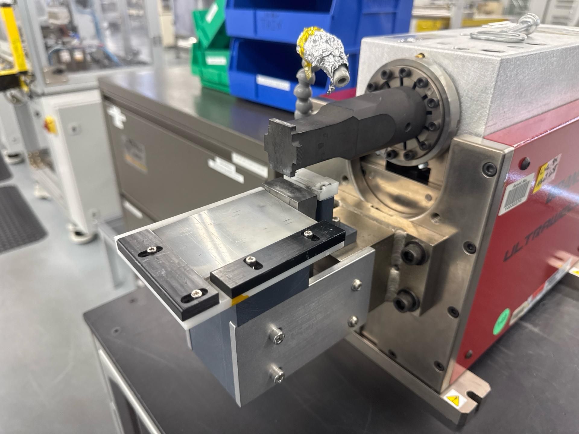 Branson UltraWeld L20 with Branson VersaGraphix Universal Controller and Monitor - Image 3 of 8