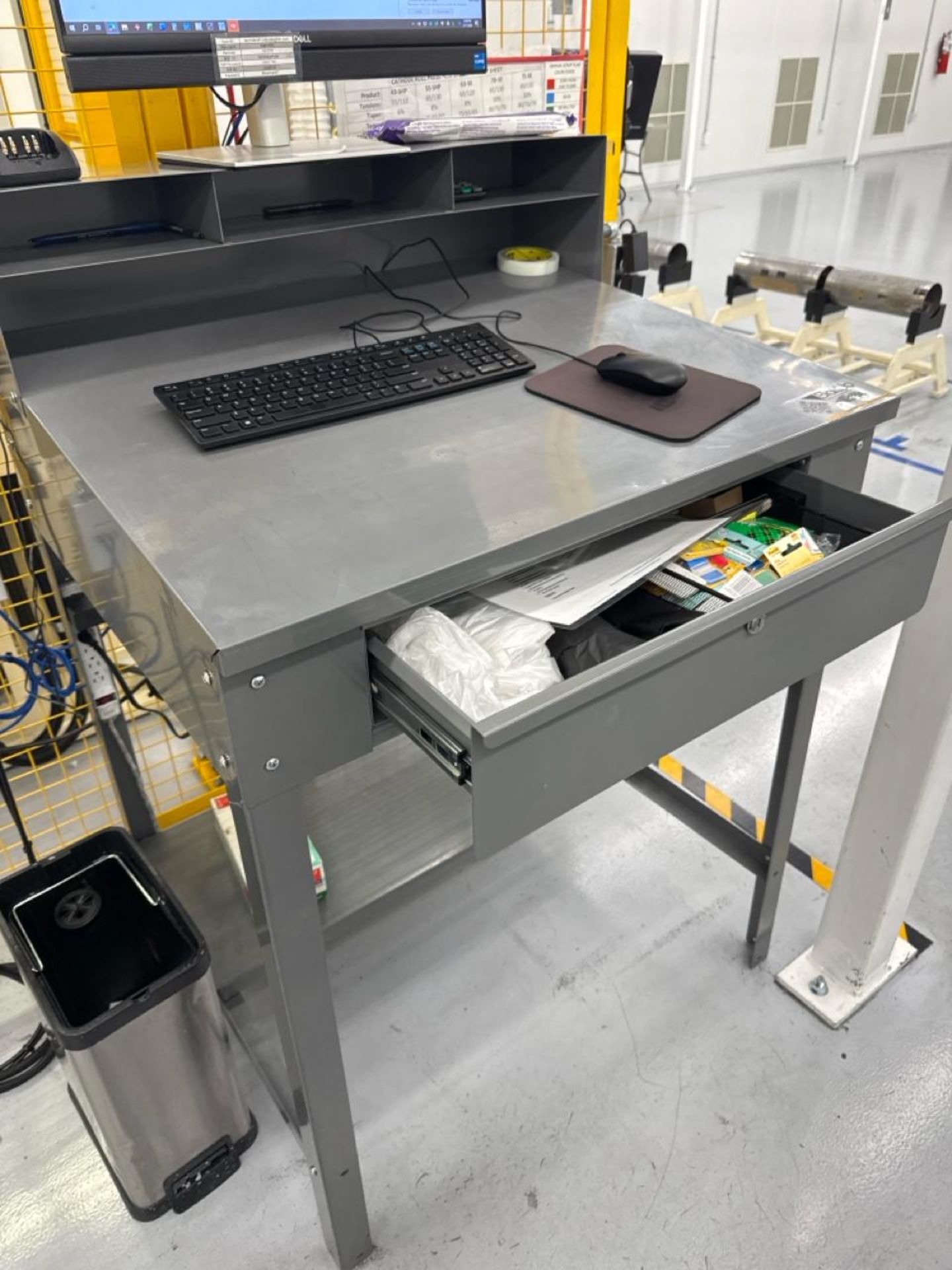 Steel work station - Image 3 of 3