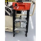 2’ Micro Burst Step Ladder