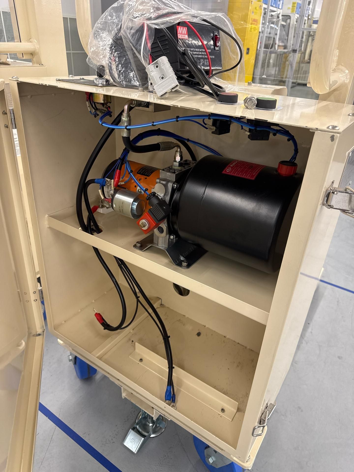 400Kg Capacity PET Roll Lifter - Image 5 of 8