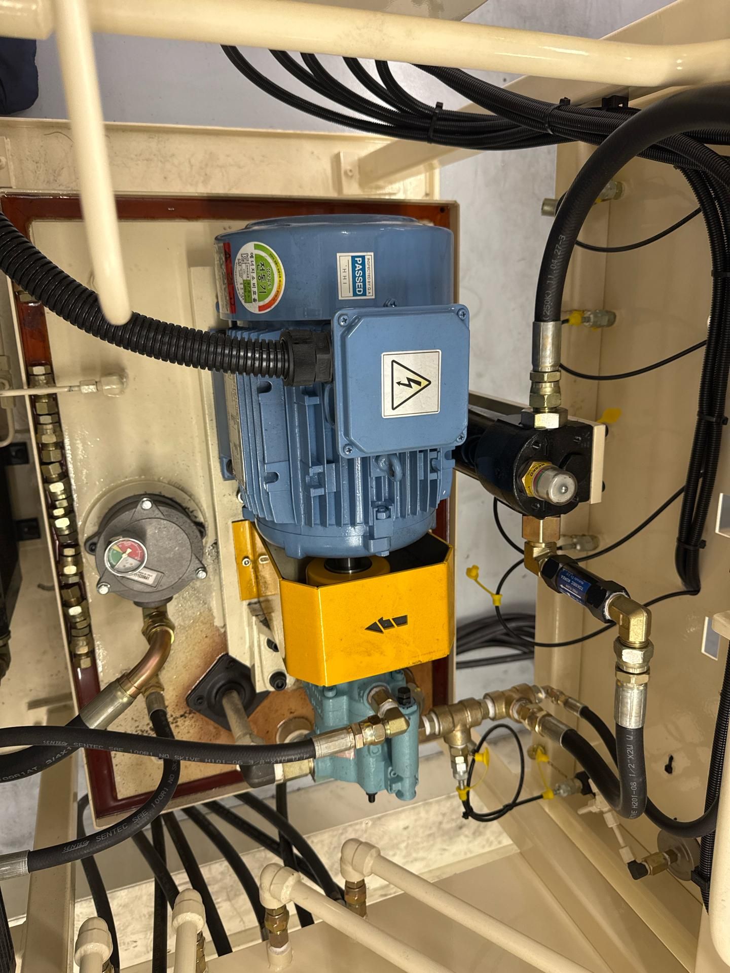 Industrial Hydraulic Power Unit with Hyundai Heavy Industries HS Series AC 3 Phase Induction Motor - Image 4 of 8