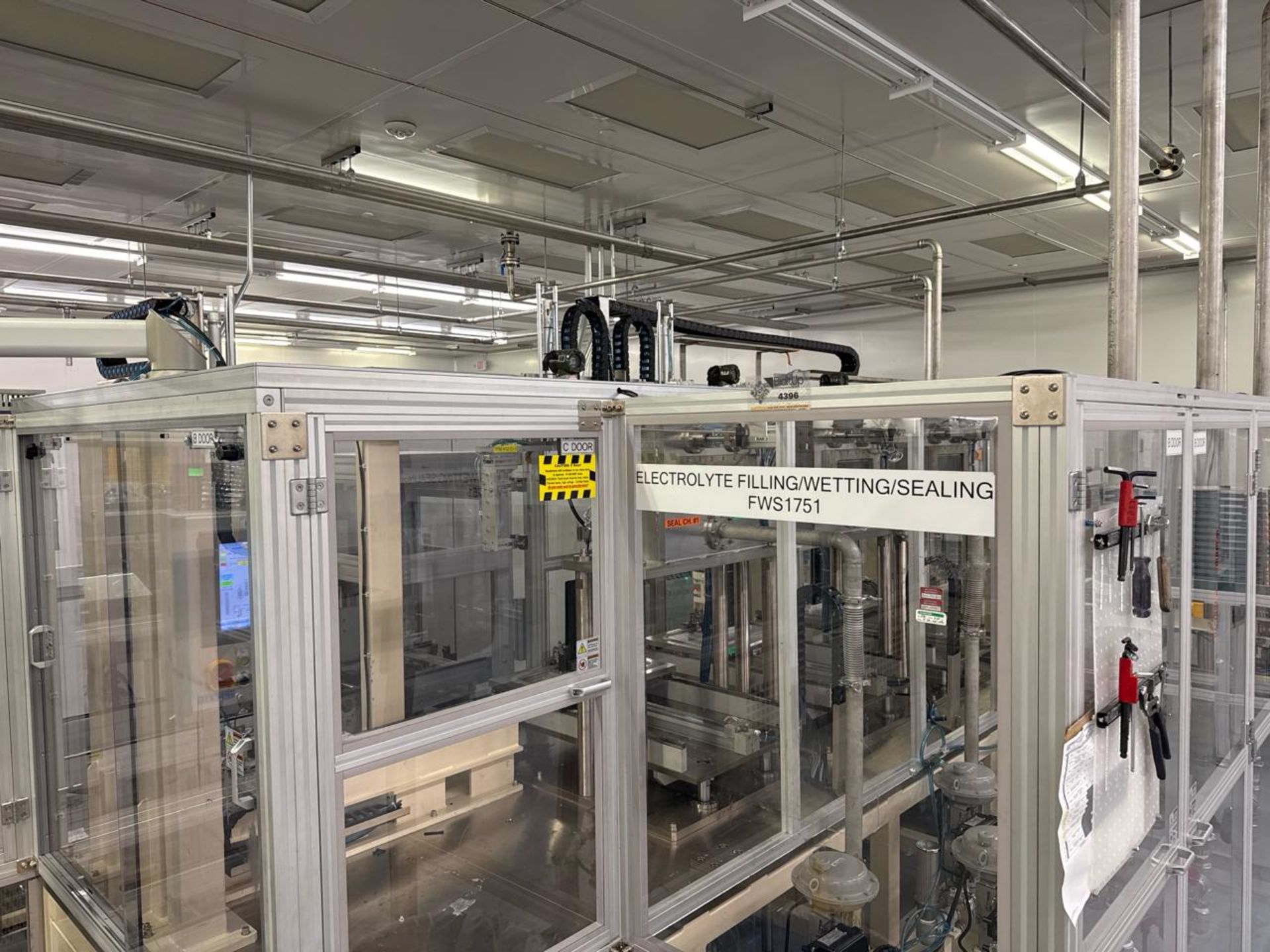Battery cell electrolyte filling/Wetting/ Sealing assembly
