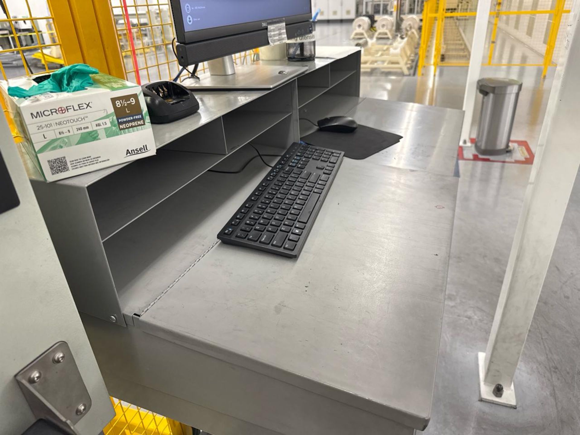 Steel work stations - Image 3 of 3