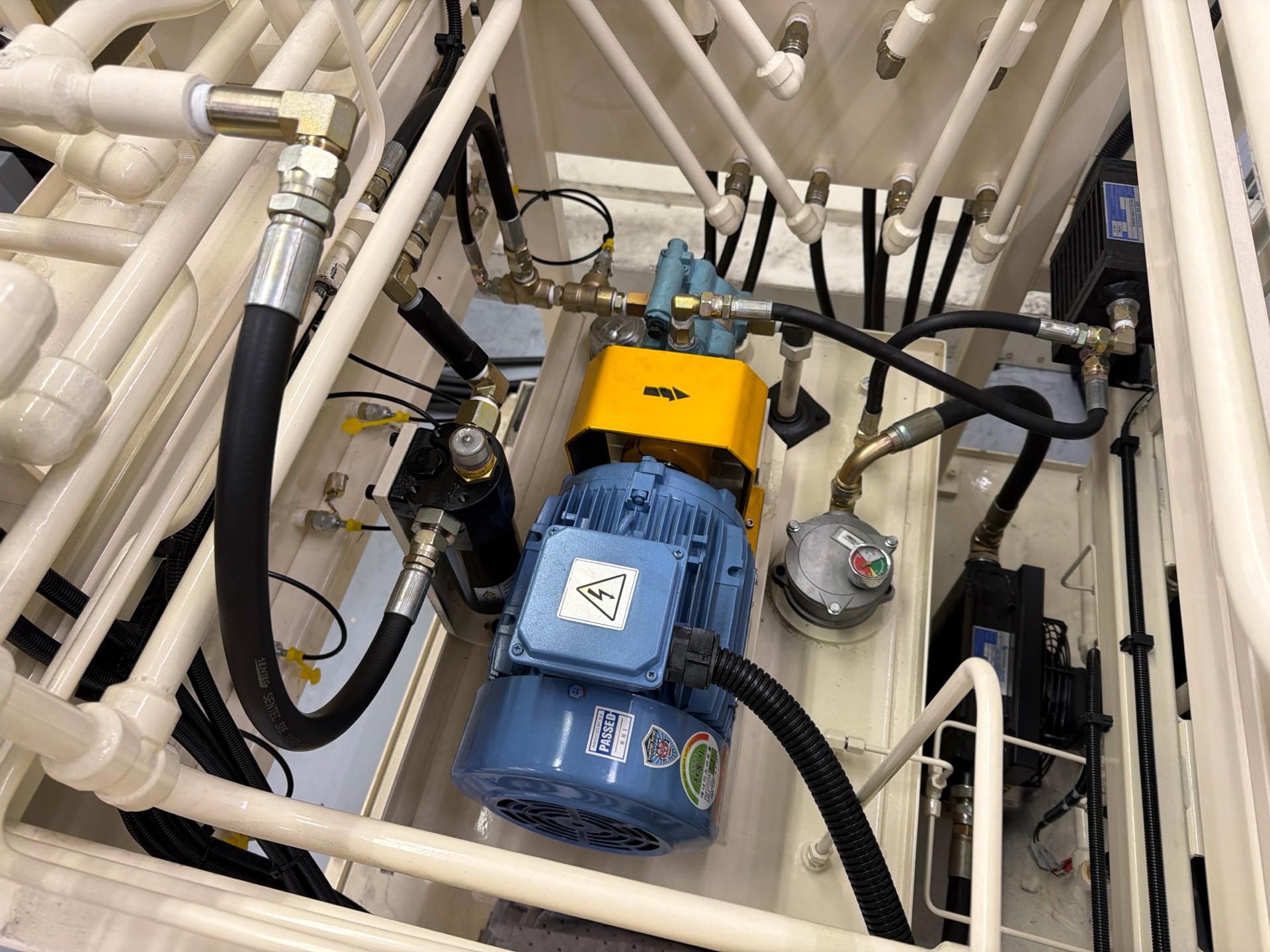 Industrial Hydraulic Power Unit with Hyundai Heavy Industries HS Series AC 3 Phase Induction Motor - Image 6 of 7