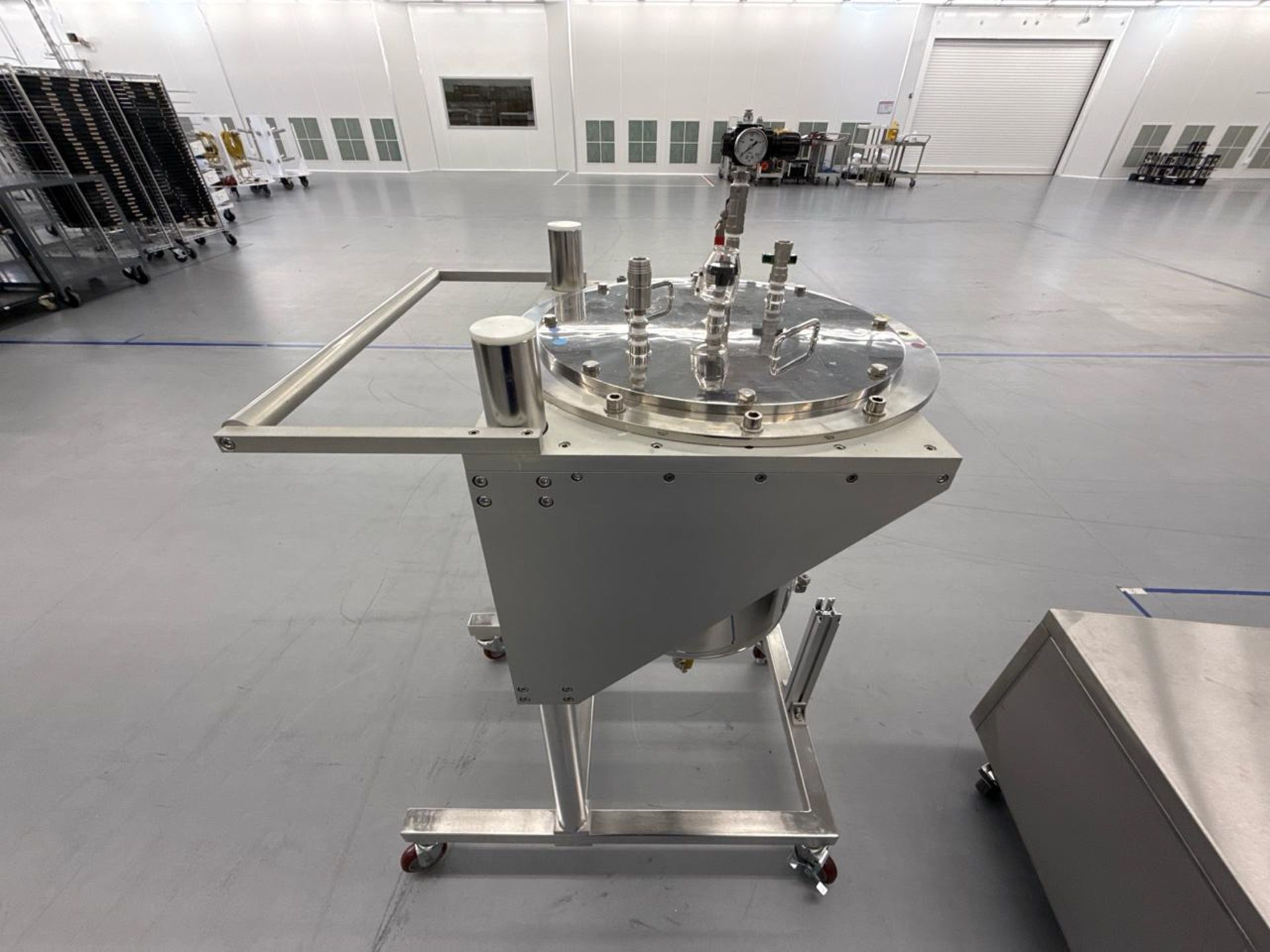 LG Unicontrols Co., LTD. TZB-60-0523 Mounted Pressure Pot, w/ Mobile Cart - Image 2 of 5