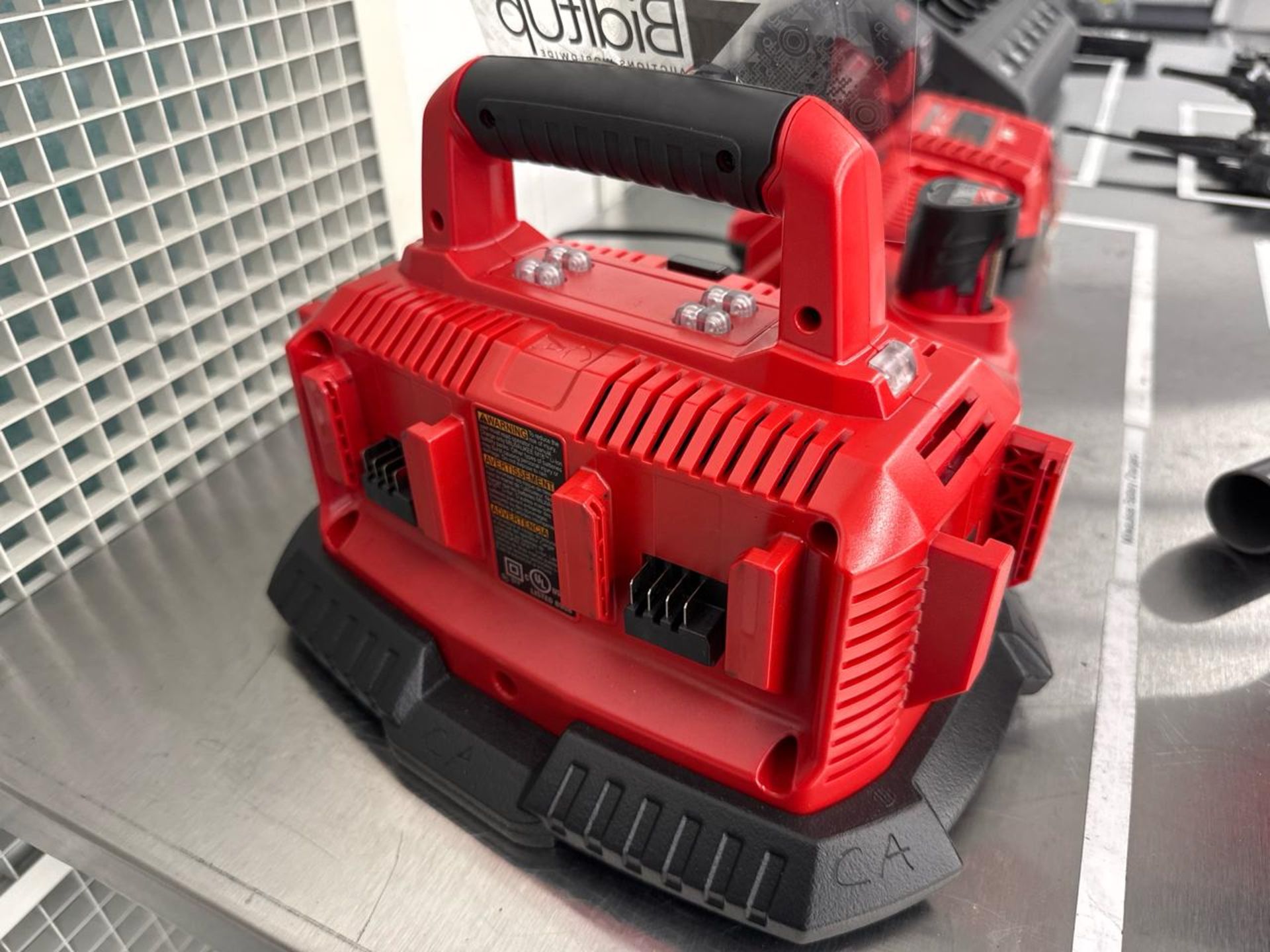 Milwaukee battery charger - Image 2 of 2