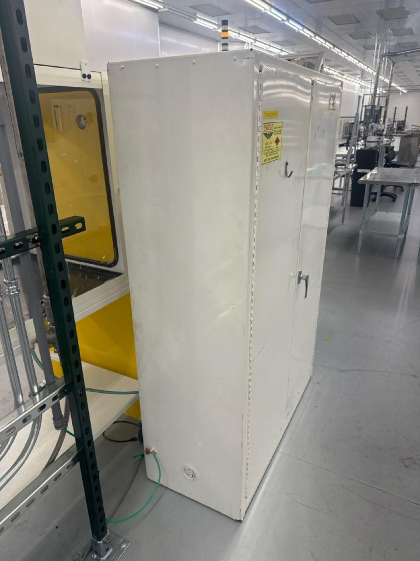 Safety storage cabinet - Image 2 of 3