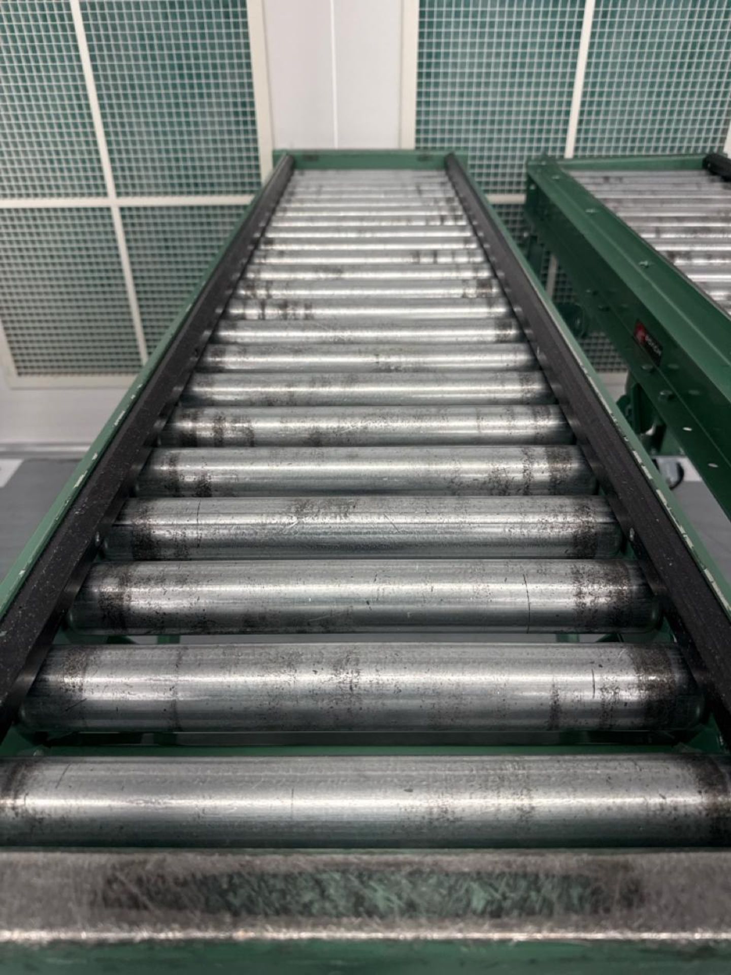 Roach 5.5' Roller Conveyor - Image 2 of 3