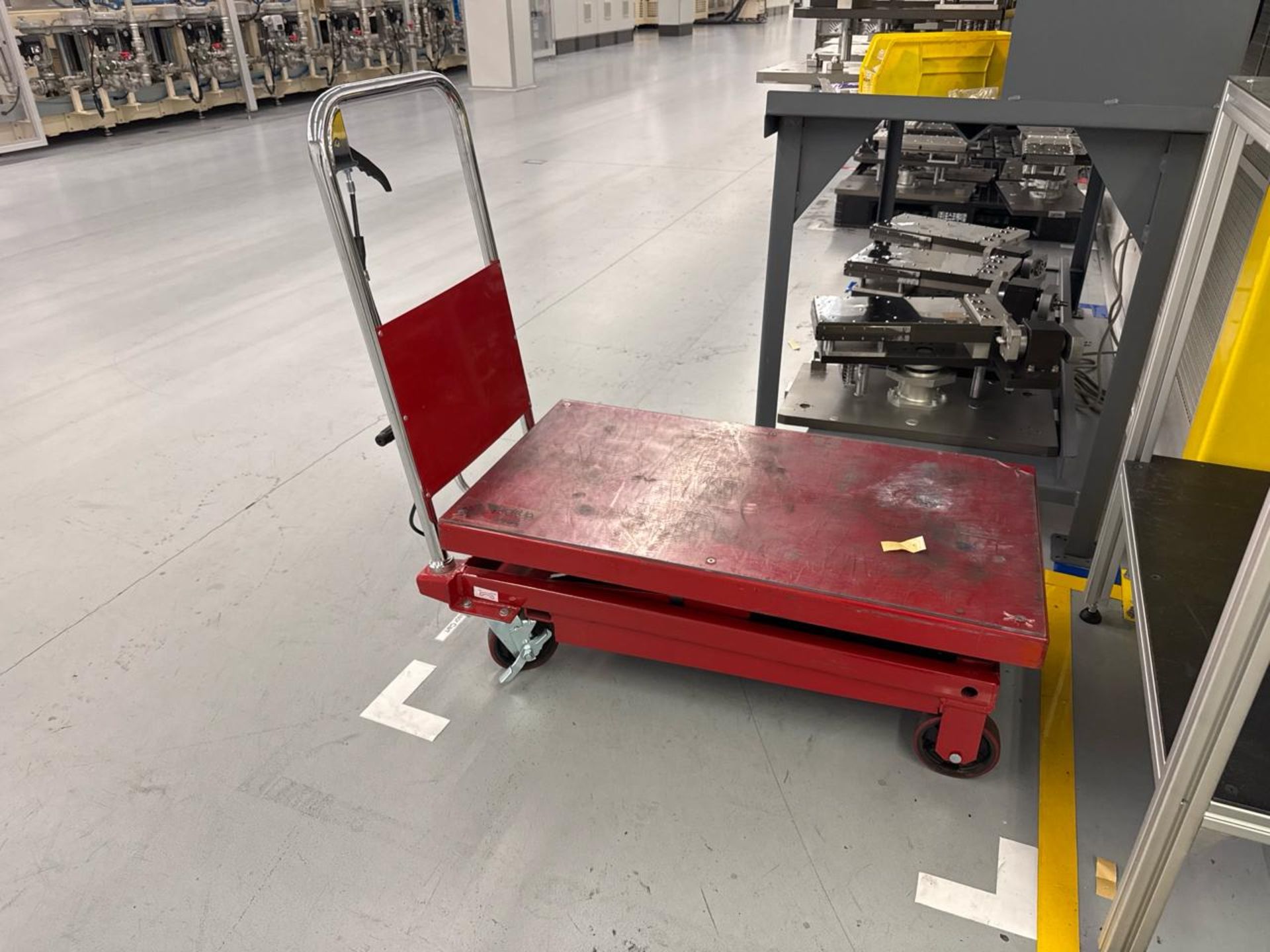 Pallet lift scissor cart