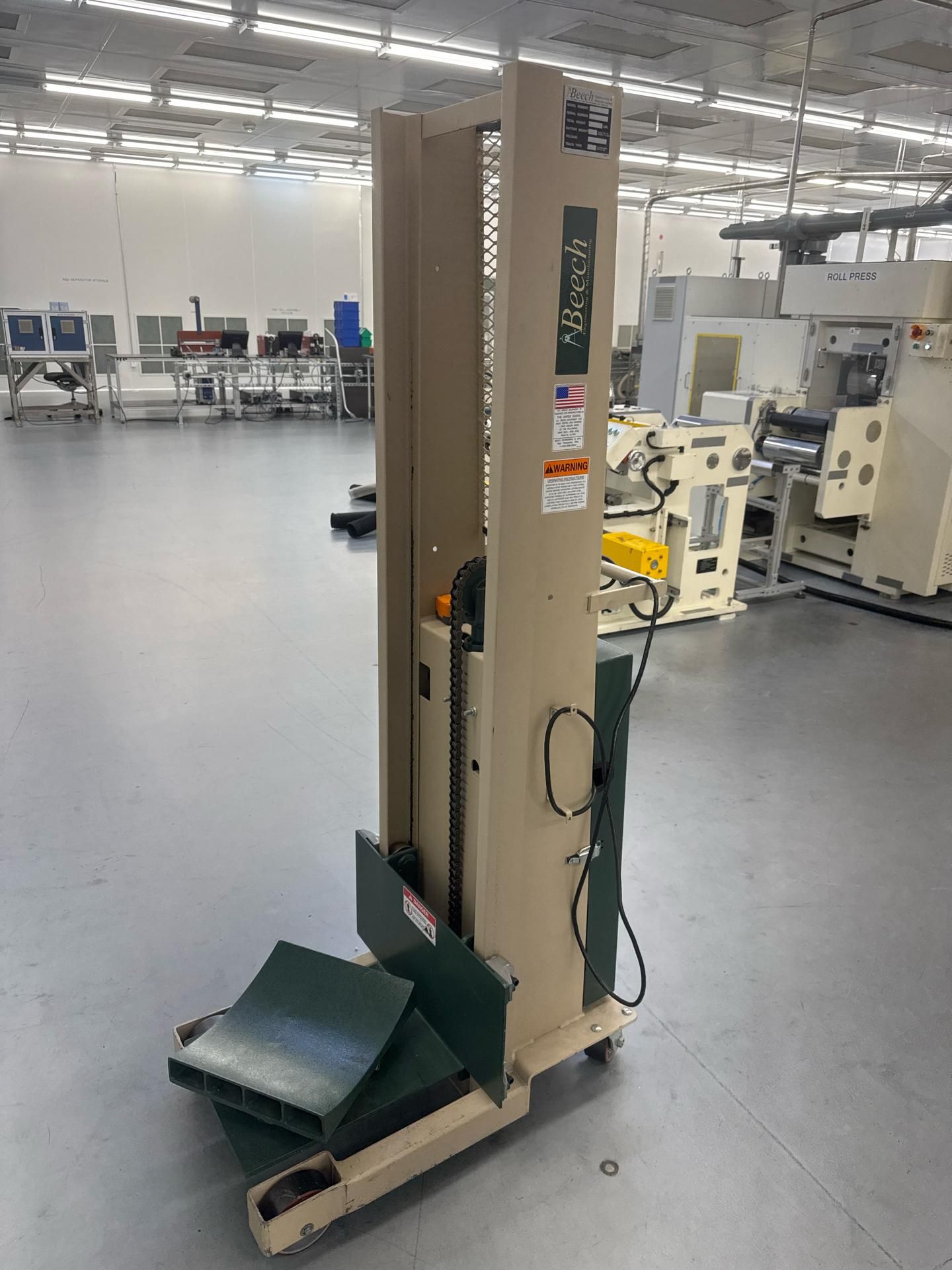 Beech CE-451 1/2-Ton Capacity Lift Truck - Image 2 of 7