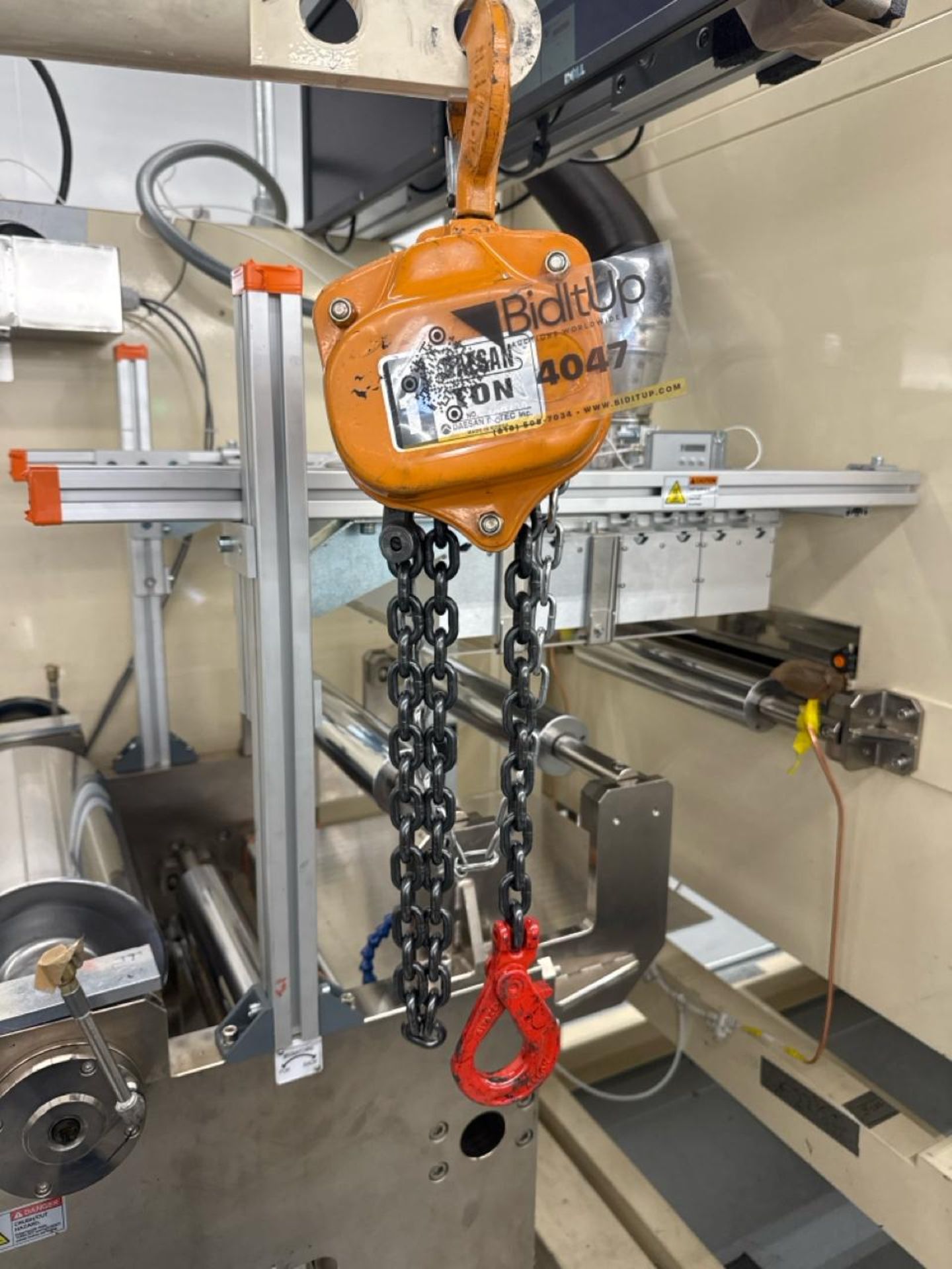 Manual chain hoist