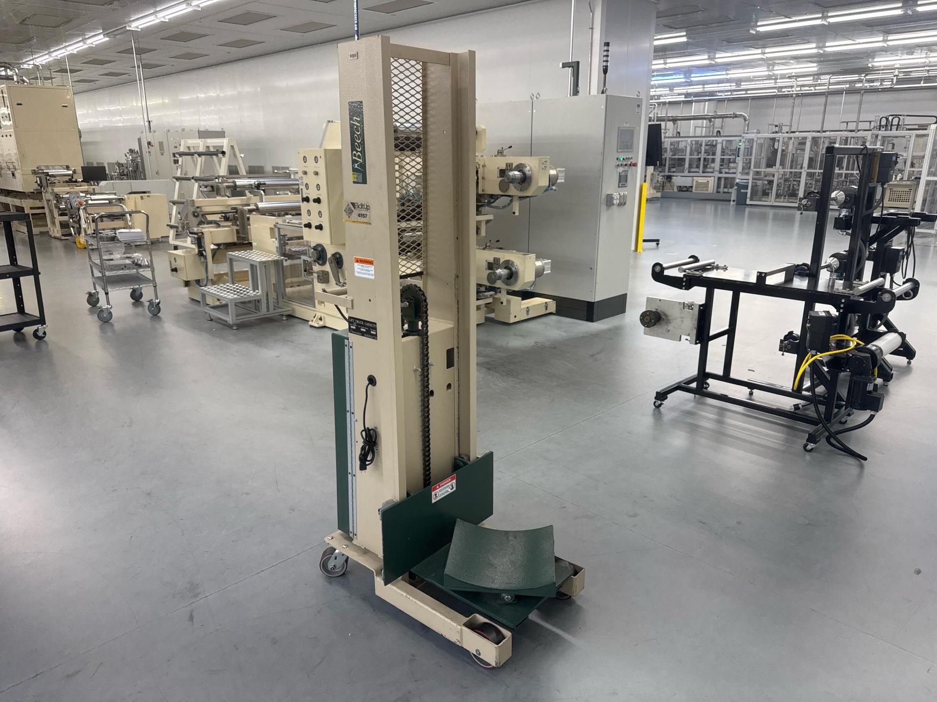 Beech CE-451 1/2-Ton Capacity Lift Truck