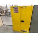 Flammable storage cabinet