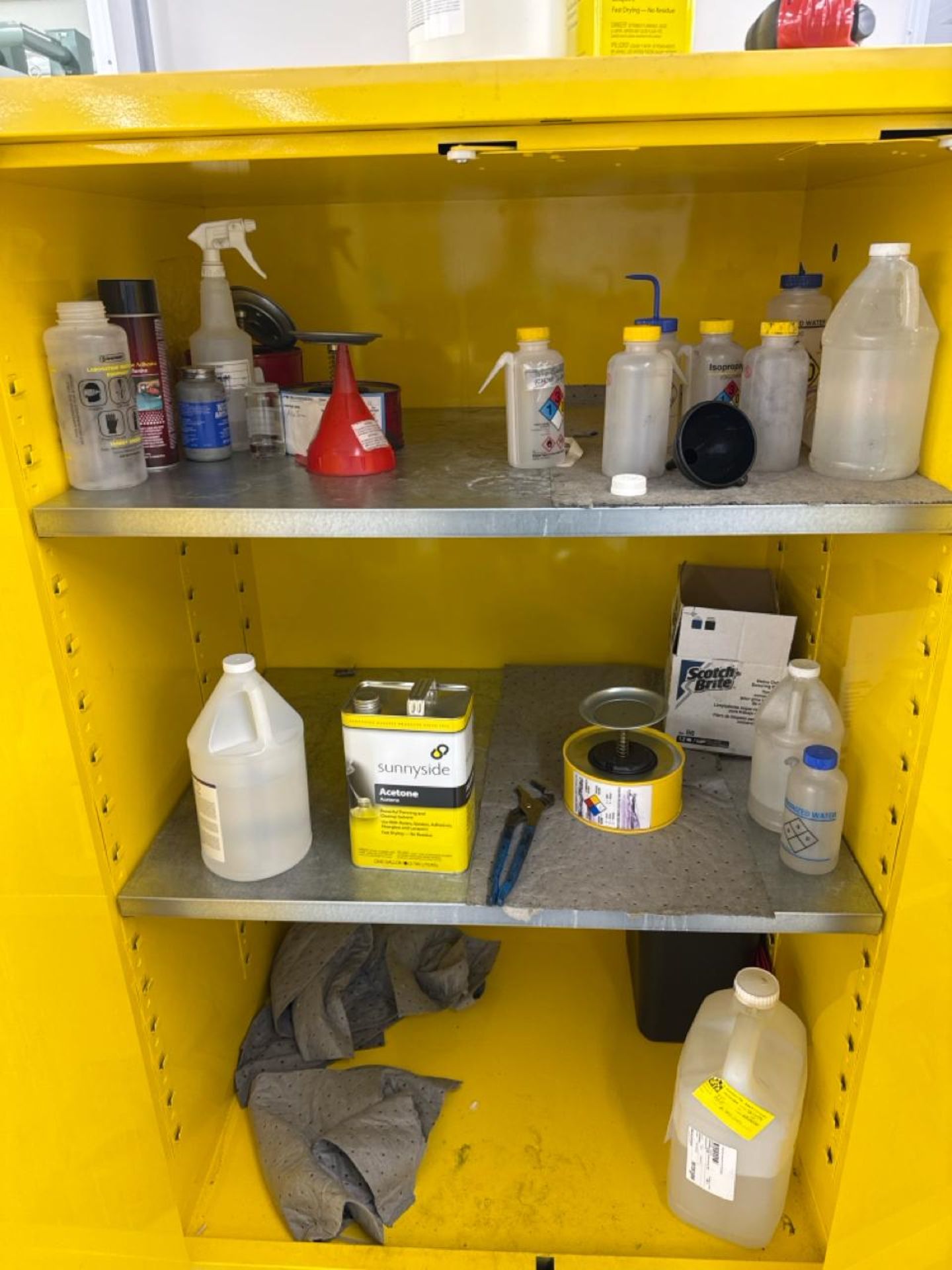 Flammable storage cabinet - Image 3 of 3