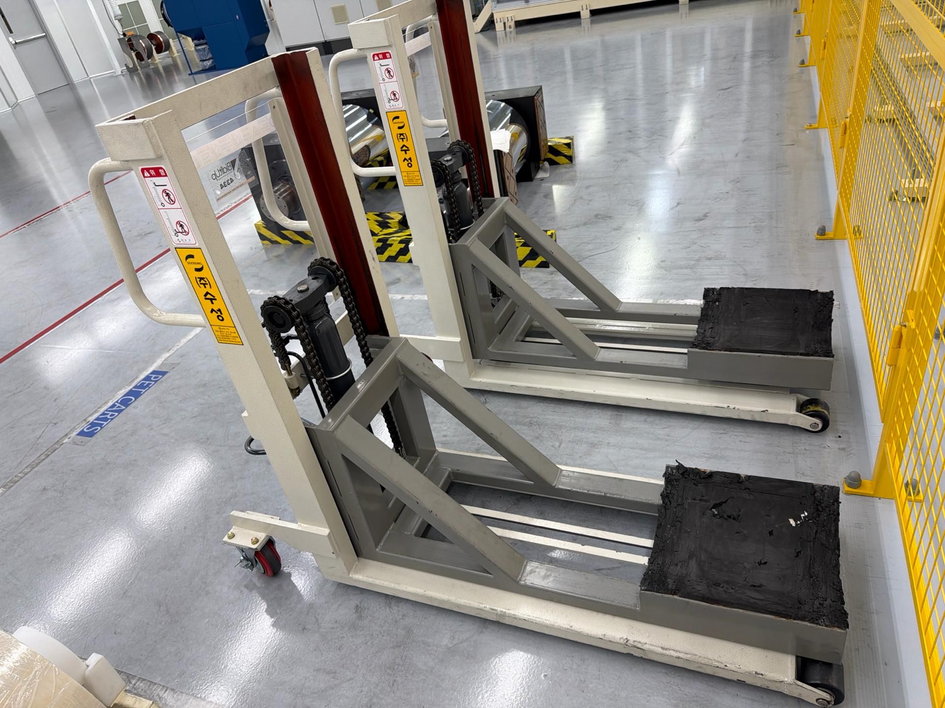 SOOSUNG Pallet Lift Cart/ Loader - Image 3 of 9