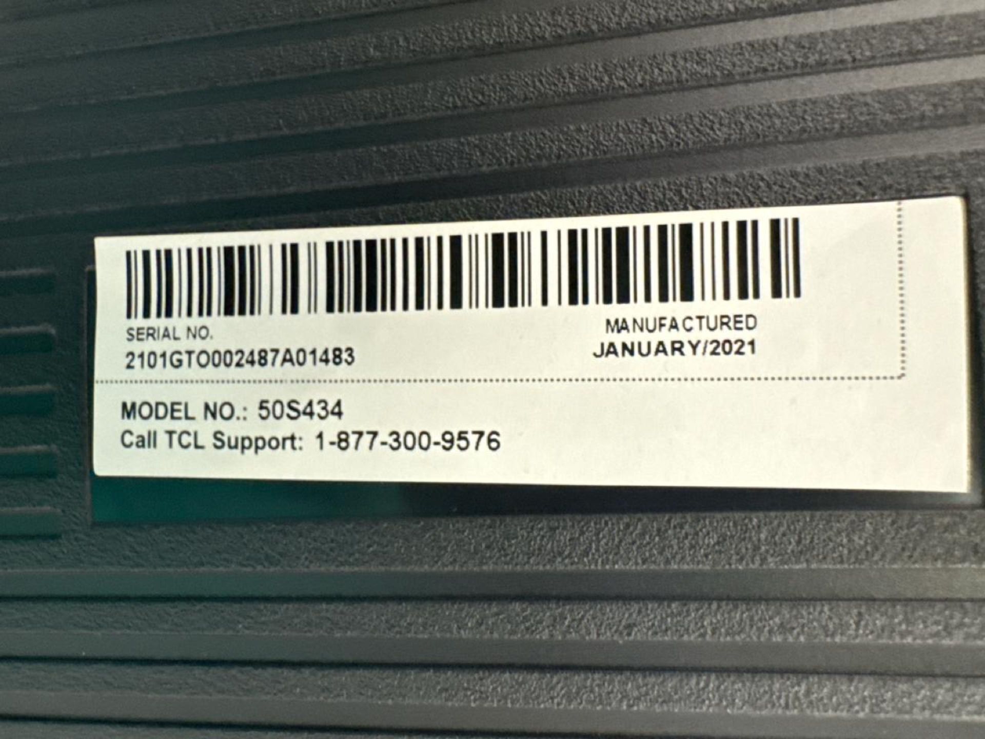 TCL TV with rolling stand - Image 3 of 4