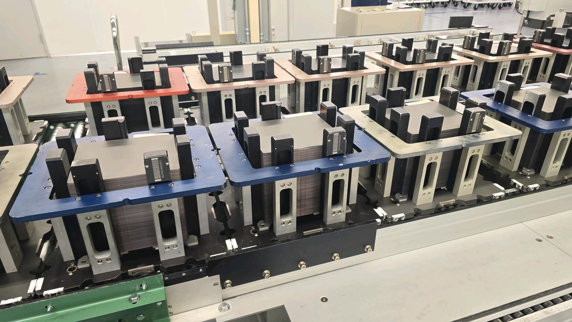 Chain-Driven Live Roller (CDLR) Conveyors For AVG - Image 5 of 13