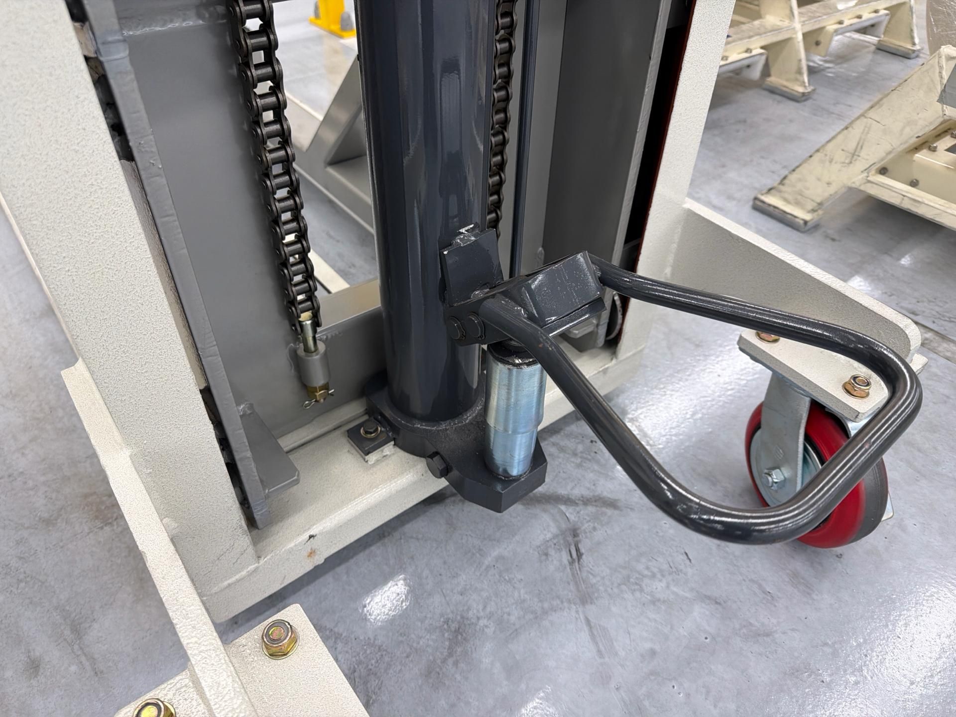 SOOSUNG Pallet Lift Cart/ Loader - Image 6 of 9
