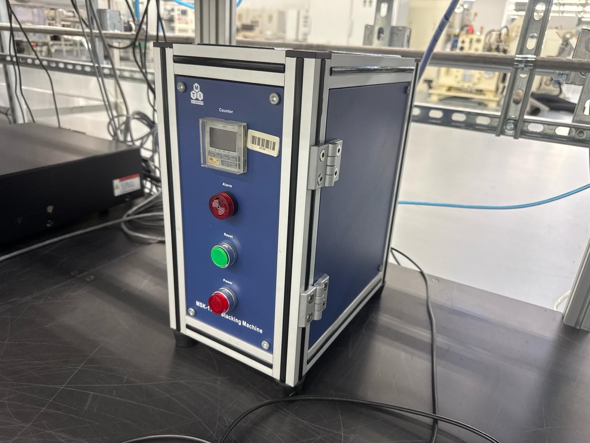 MSK-111A Manual Stacking Machine - Image 7 of 7