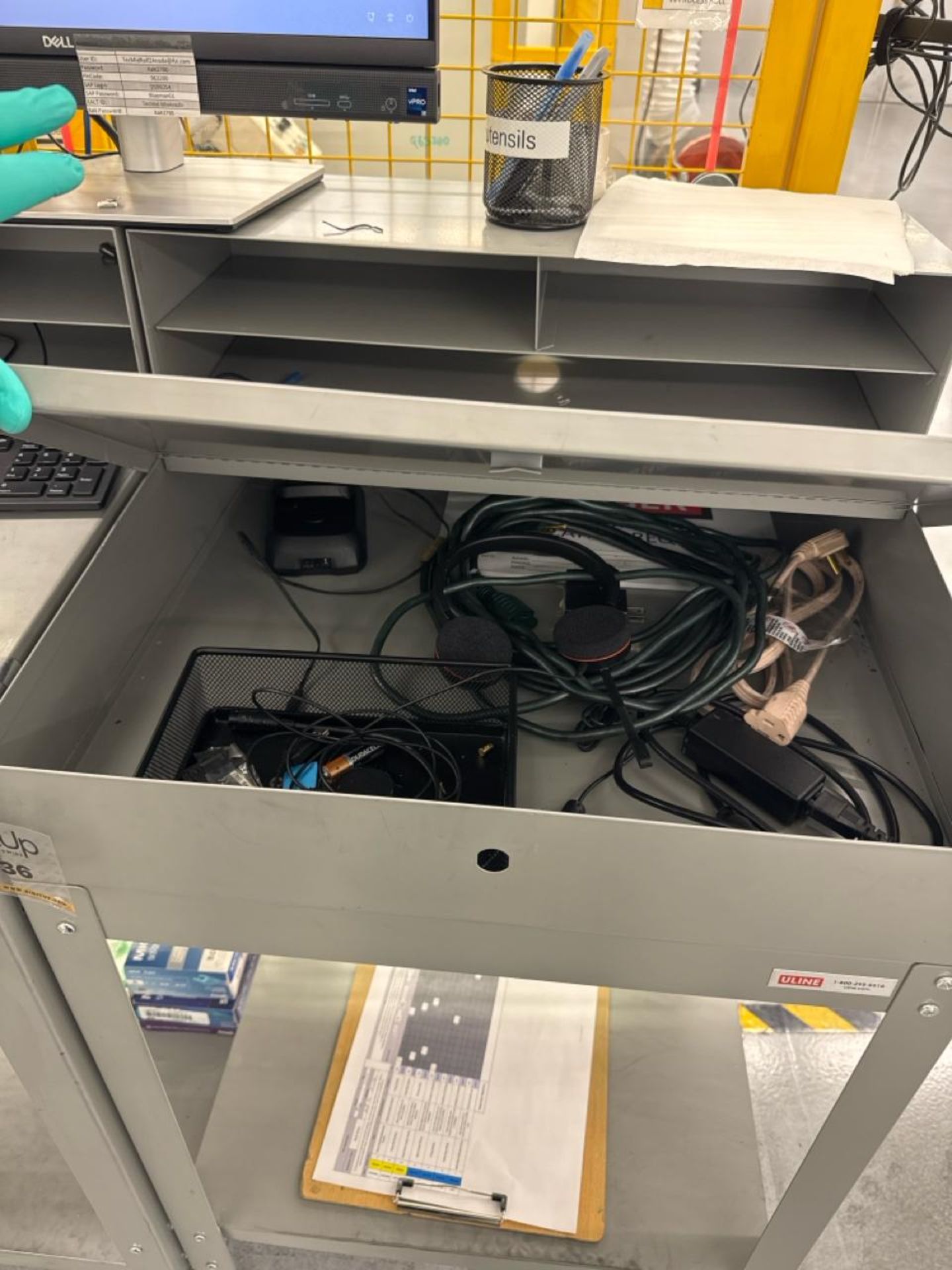 Steel work stations - Image 2 of 3