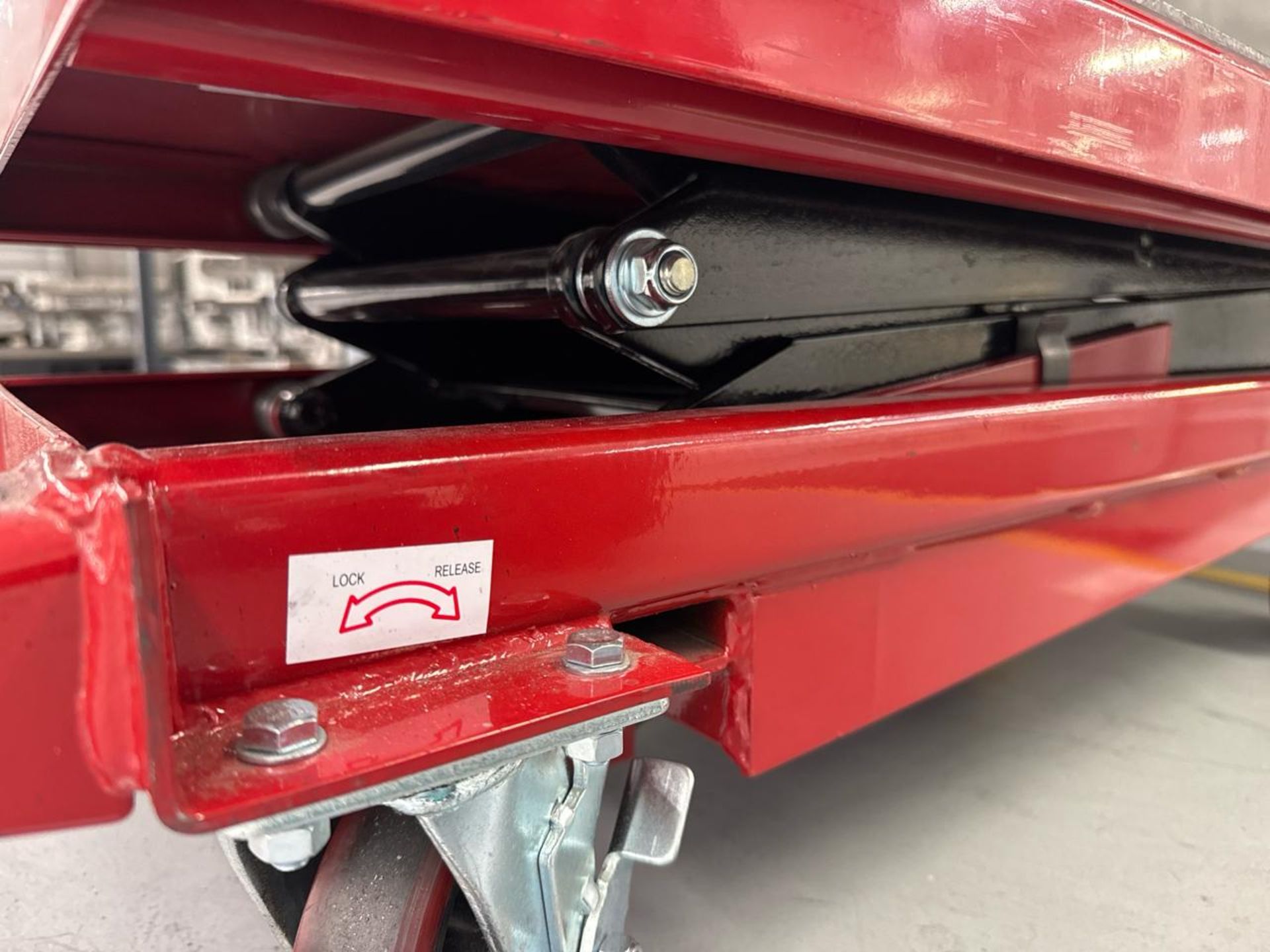 Pallet lift scissor cart - Image 2 of 4