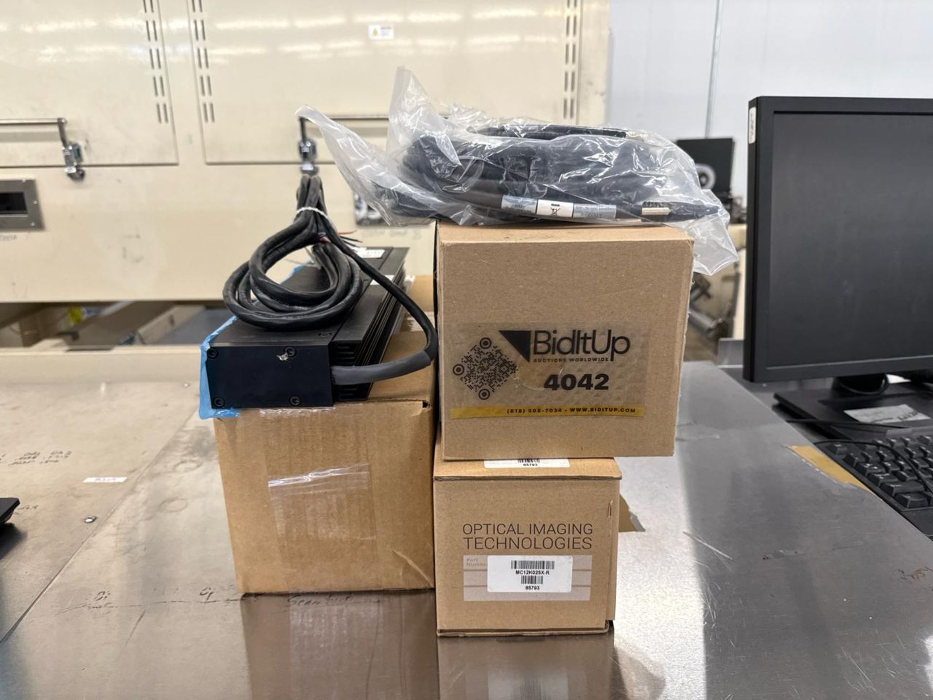 Lot of Assorted Lighting/Camera Equipment