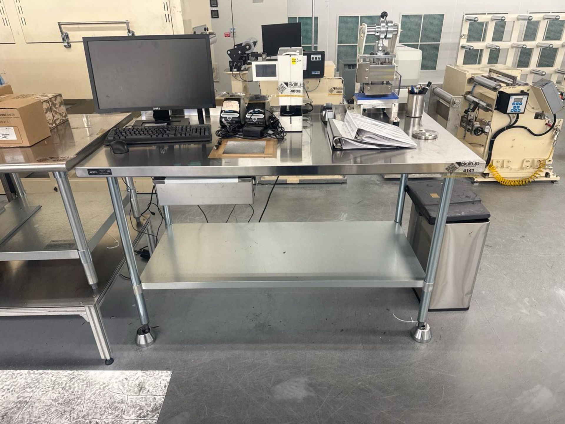 Stainless steel lab table