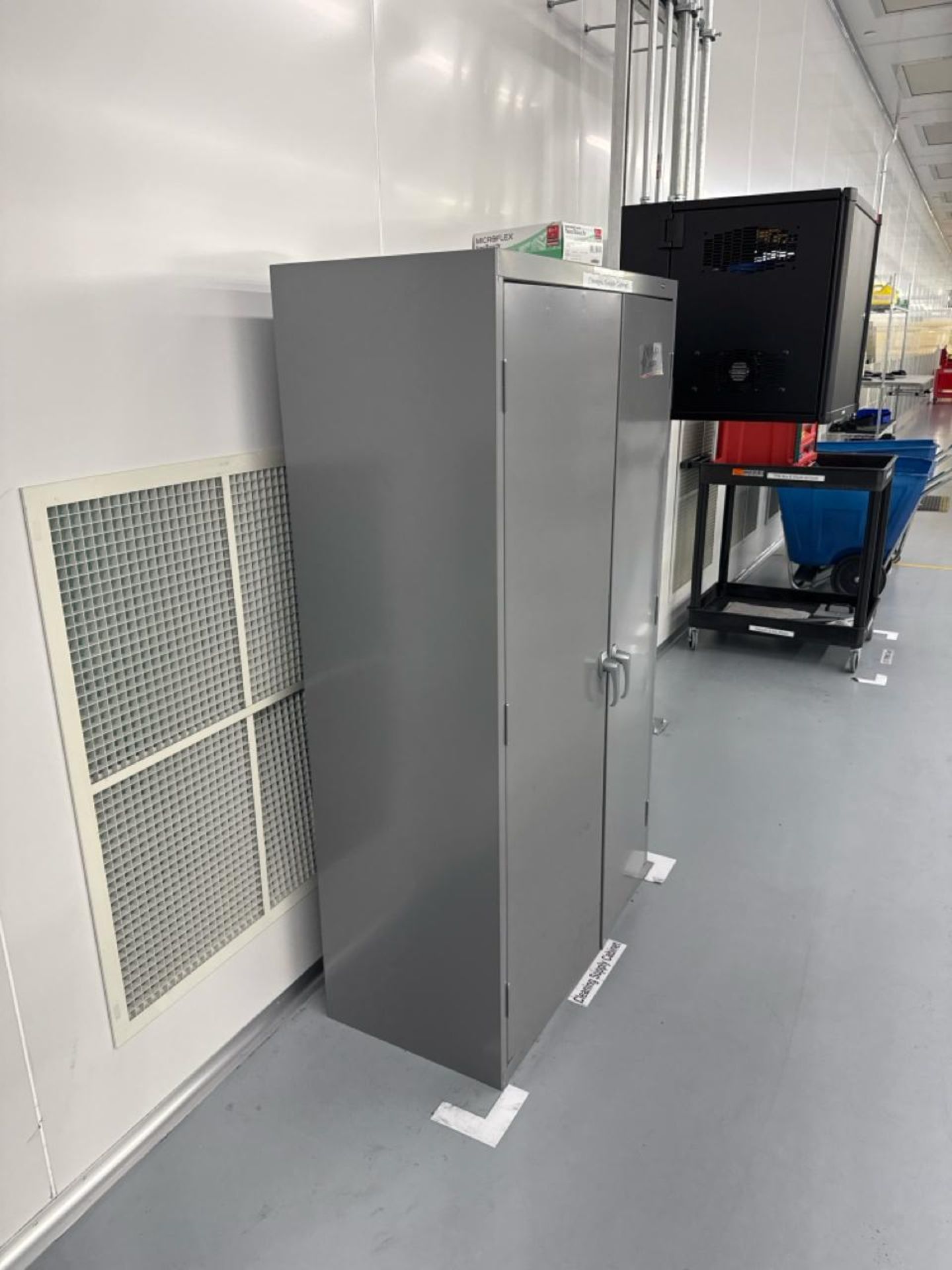 Steel Tennsco storage cabinet - Image 3 of 3