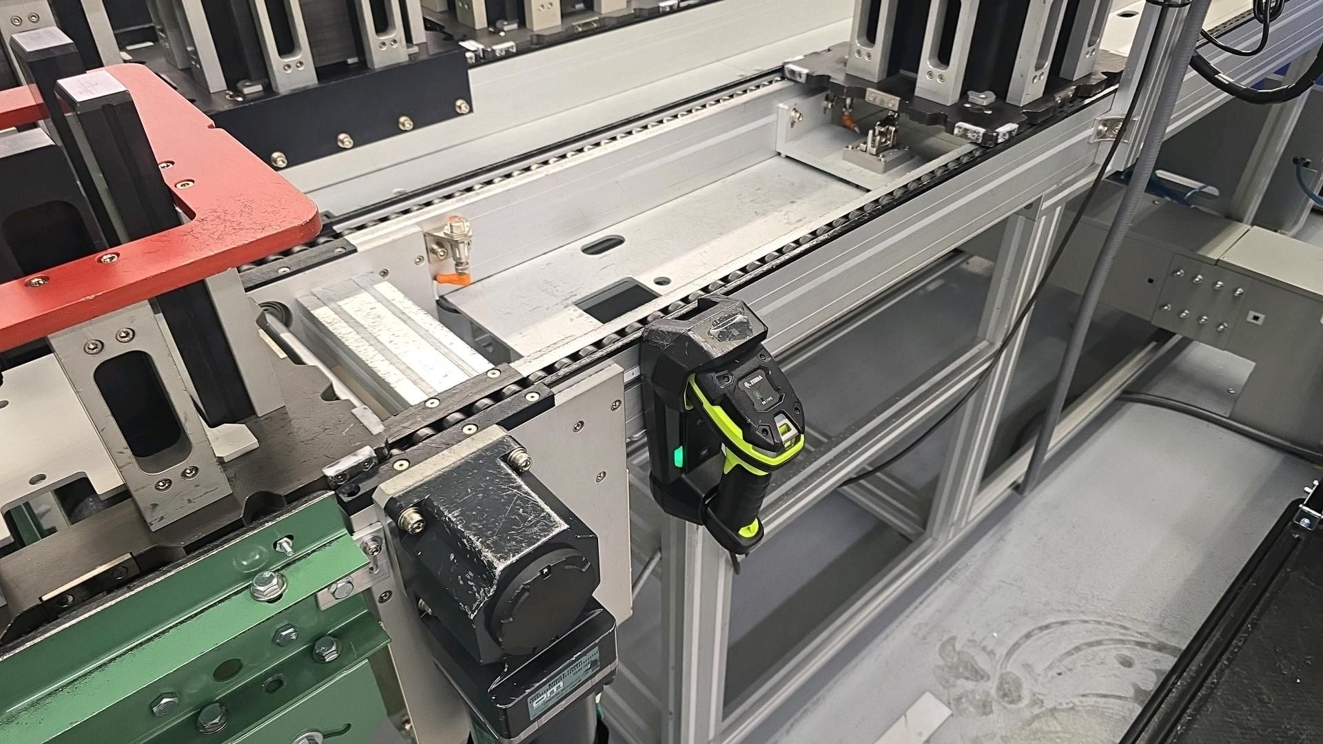 Chain-Driven Live Roller (CDLR) Conveyors For AVG - Image 7 of 13