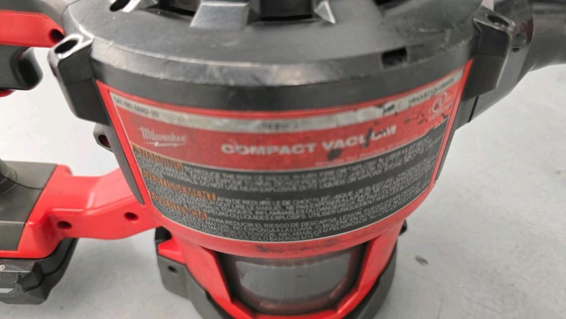 Milwaukee Compact Vacuum - Image 8 of 8