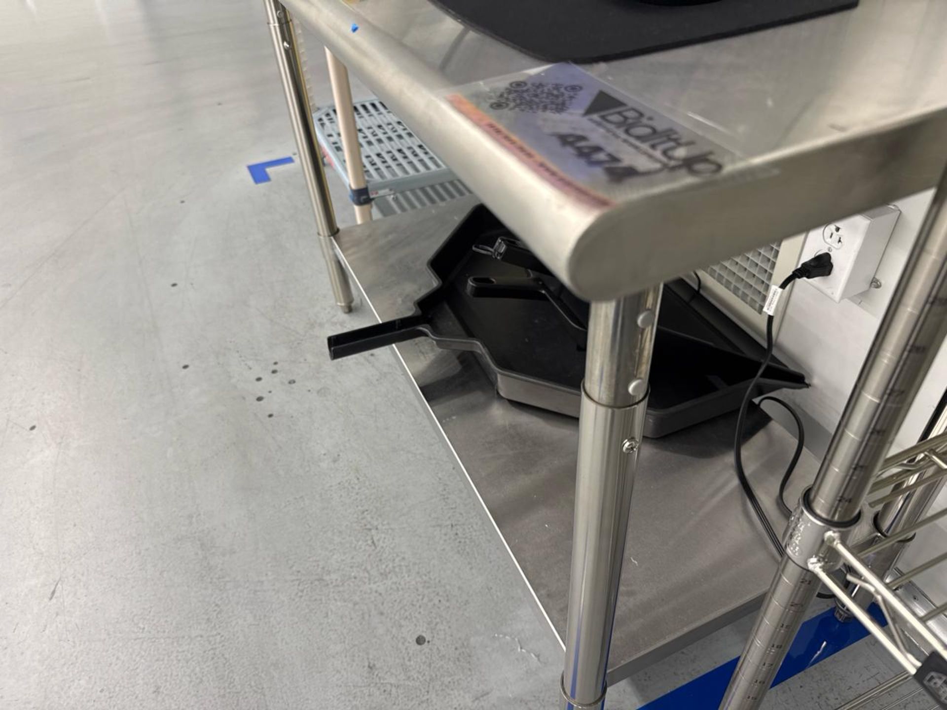 Stainless steel table - Image 2 of 2