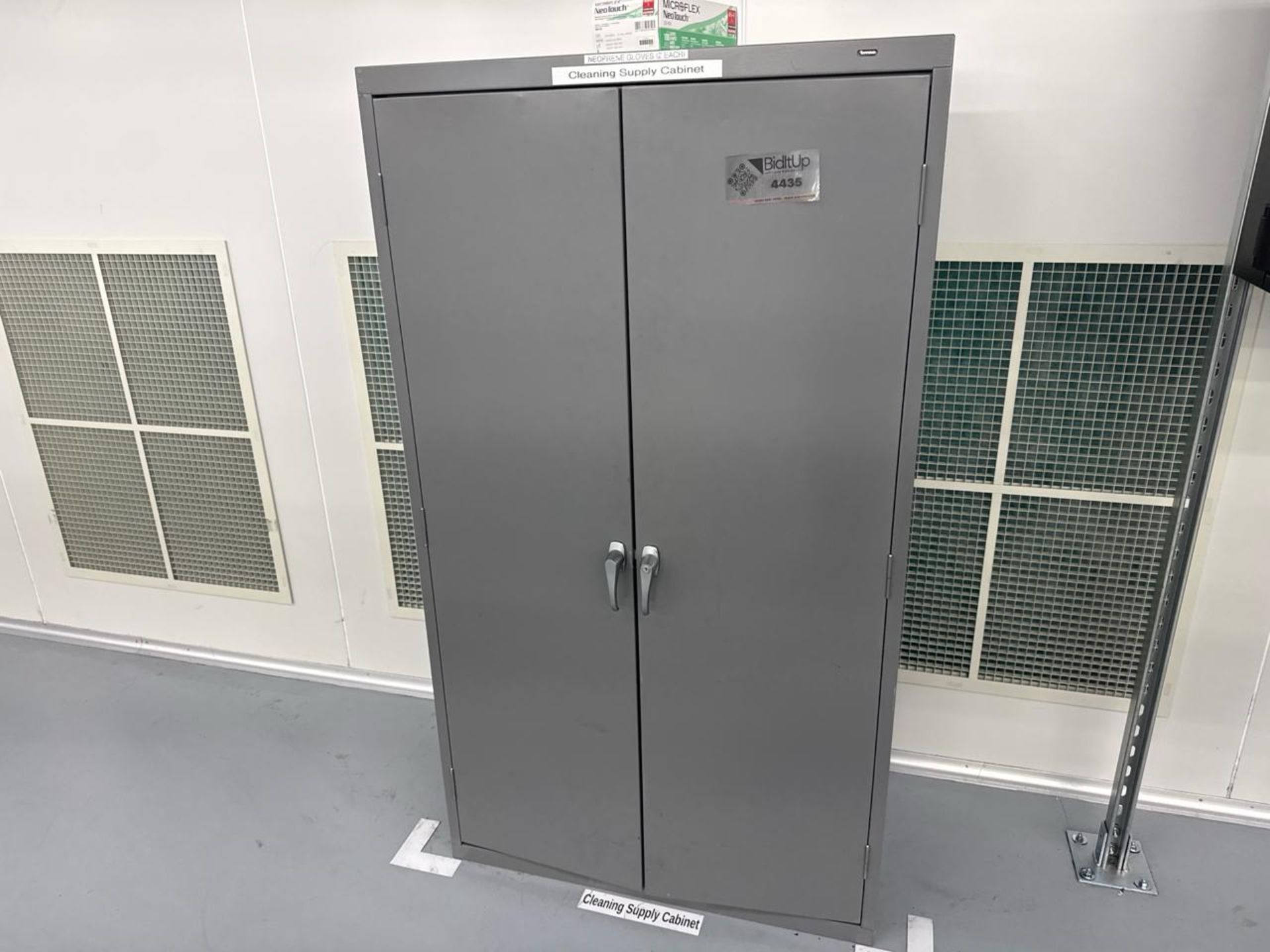 Steel Tennsco storage cabinet