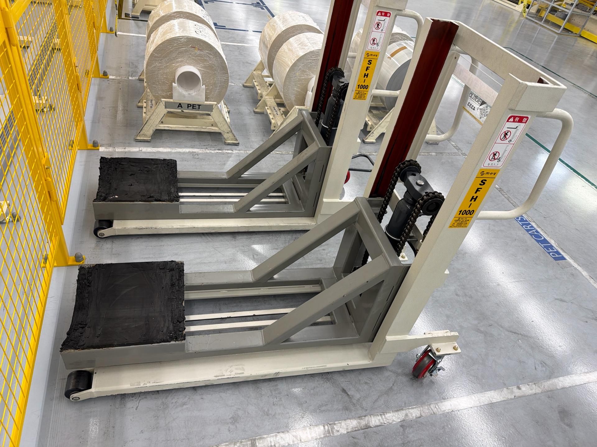 SOOSUNG Pallet Lift Cart/ Loader - Image 3 of 8