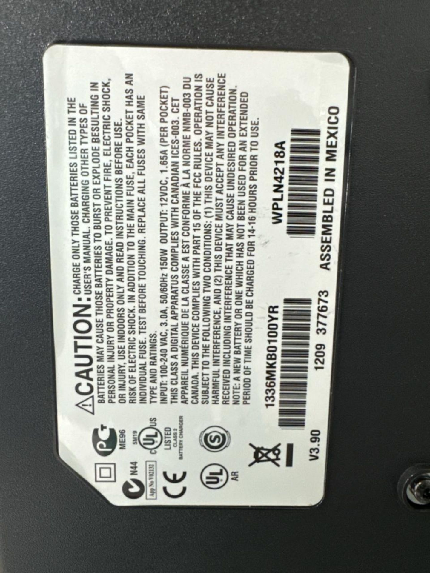 Motorola battery charging system - Image 3 of 4