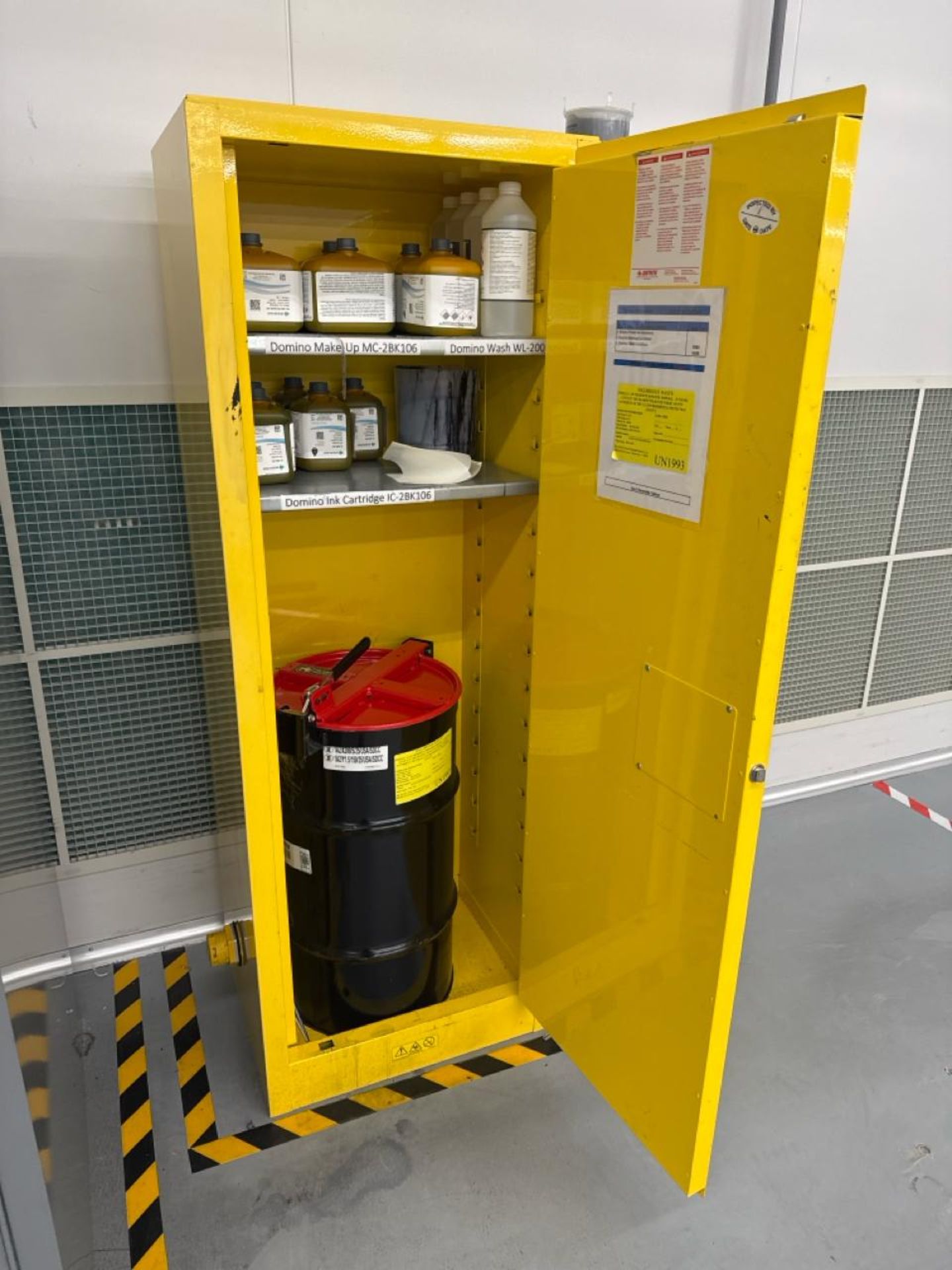 Justrite flammable storage cabinet - Image 2 of 3