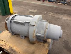 Derrick Super G2 series vibratory motor