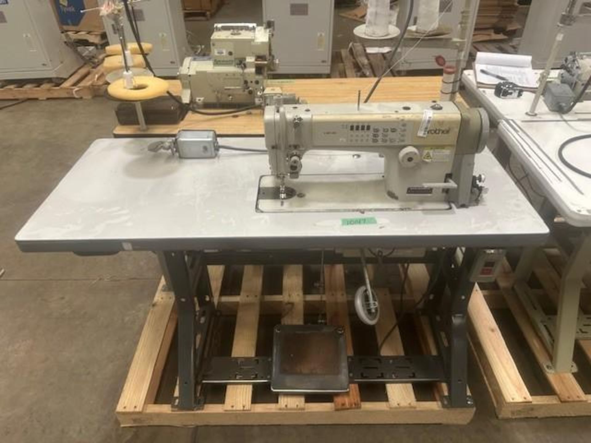 Brother SN-7220-405 Lock Stitch Sewing Machine