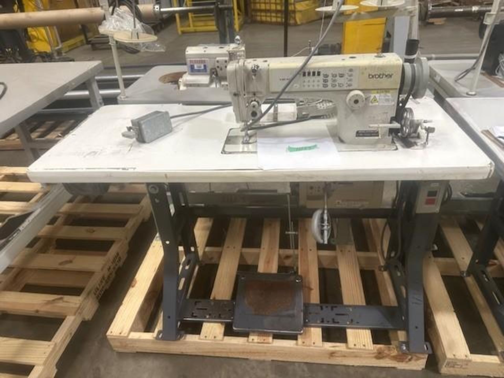 Brother SN-7220-405 Lock Stitch Sewing Machine