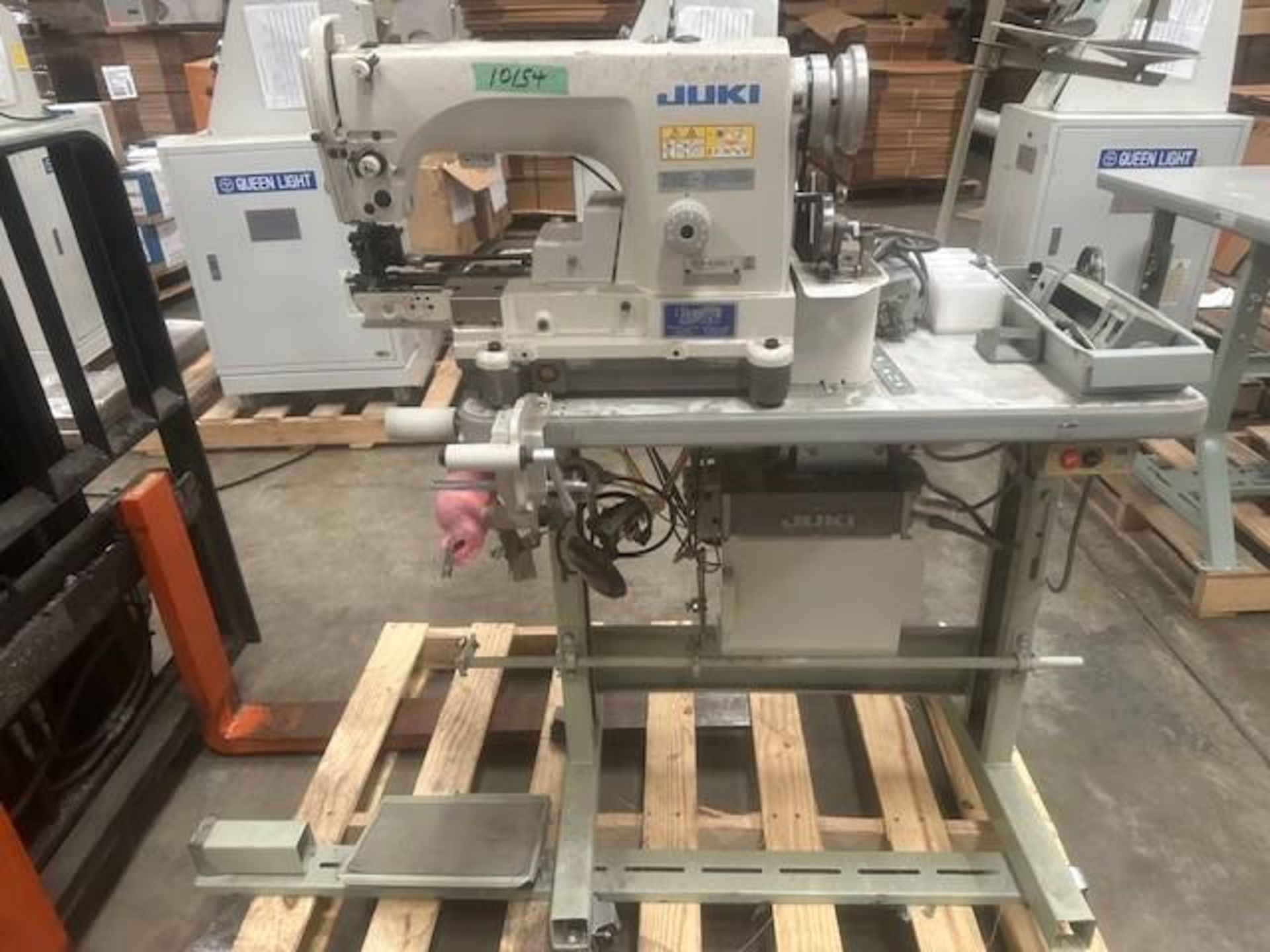 Juki DLN-6390-7 Off Set Lock Stitch Sewing Machine w/ Puller