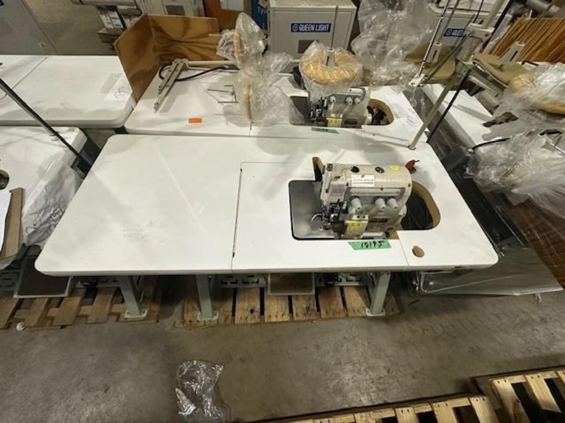 Pegasus MX5204-02-233-4 Serge Sewing Machine - Image 2 of 7