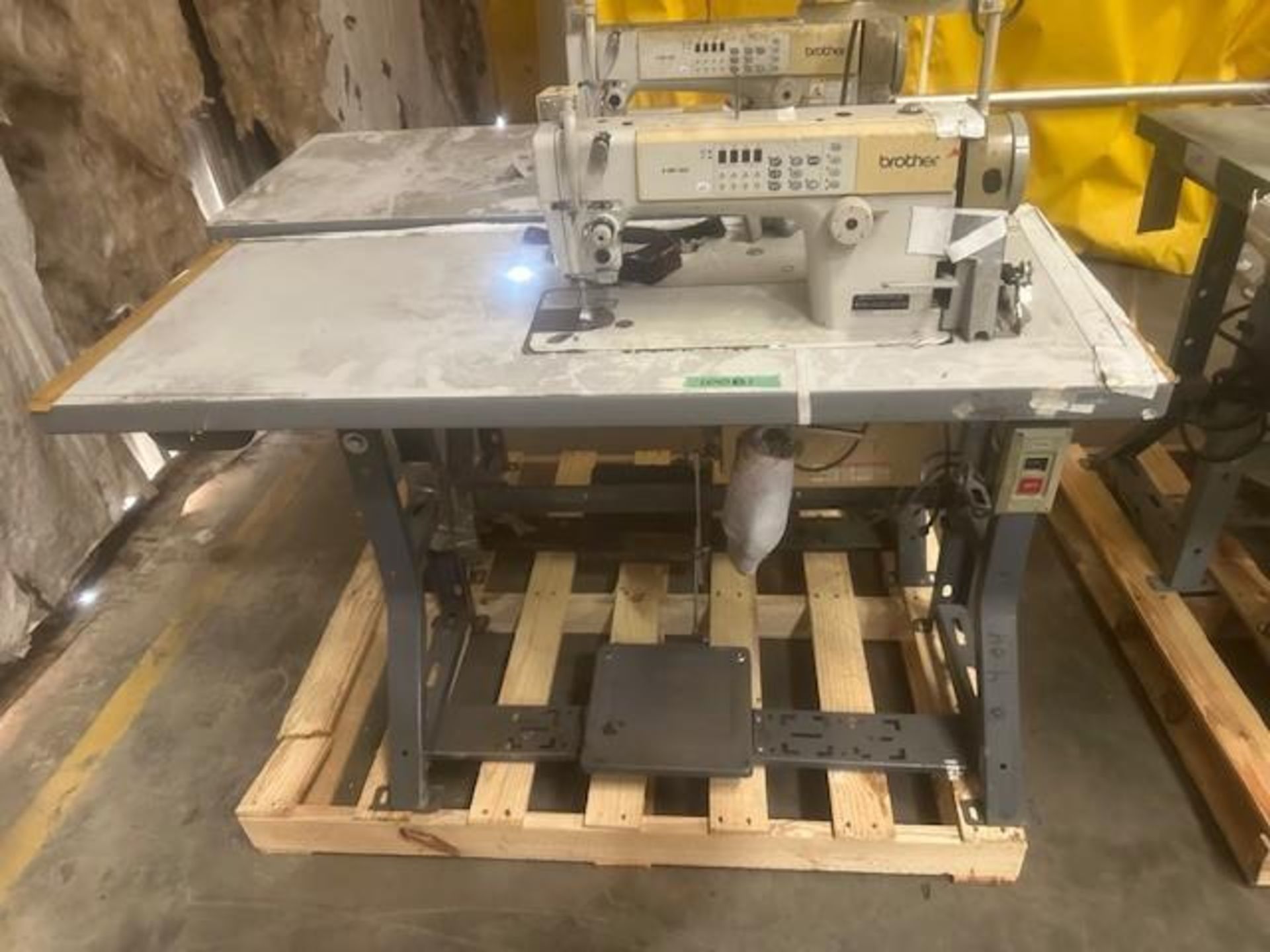 Brother SN-7220-405 Lock Stitch Sewing Machine