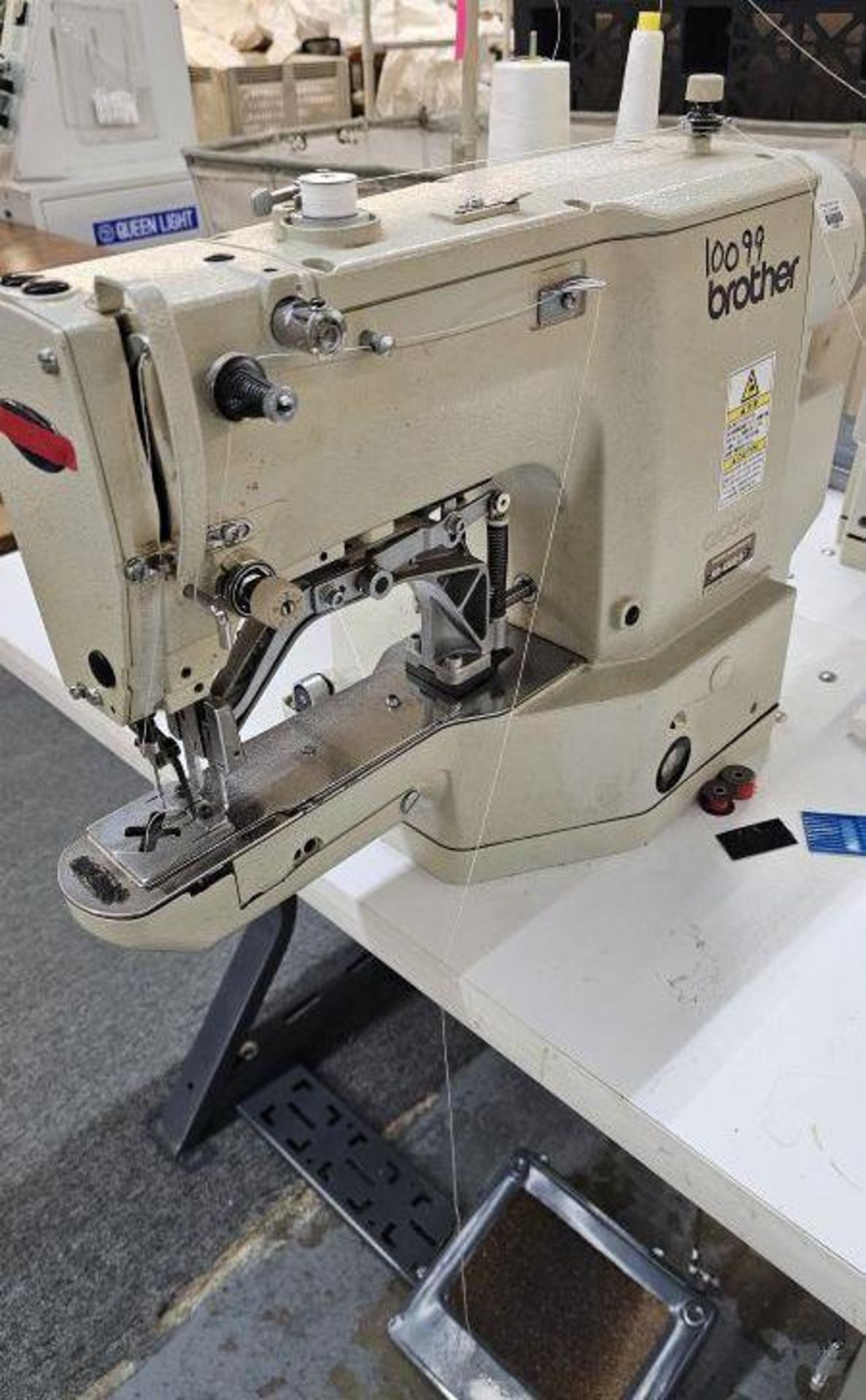 Brother KE-430D-02 Programmable Sewing Machine - Image 5 of 7